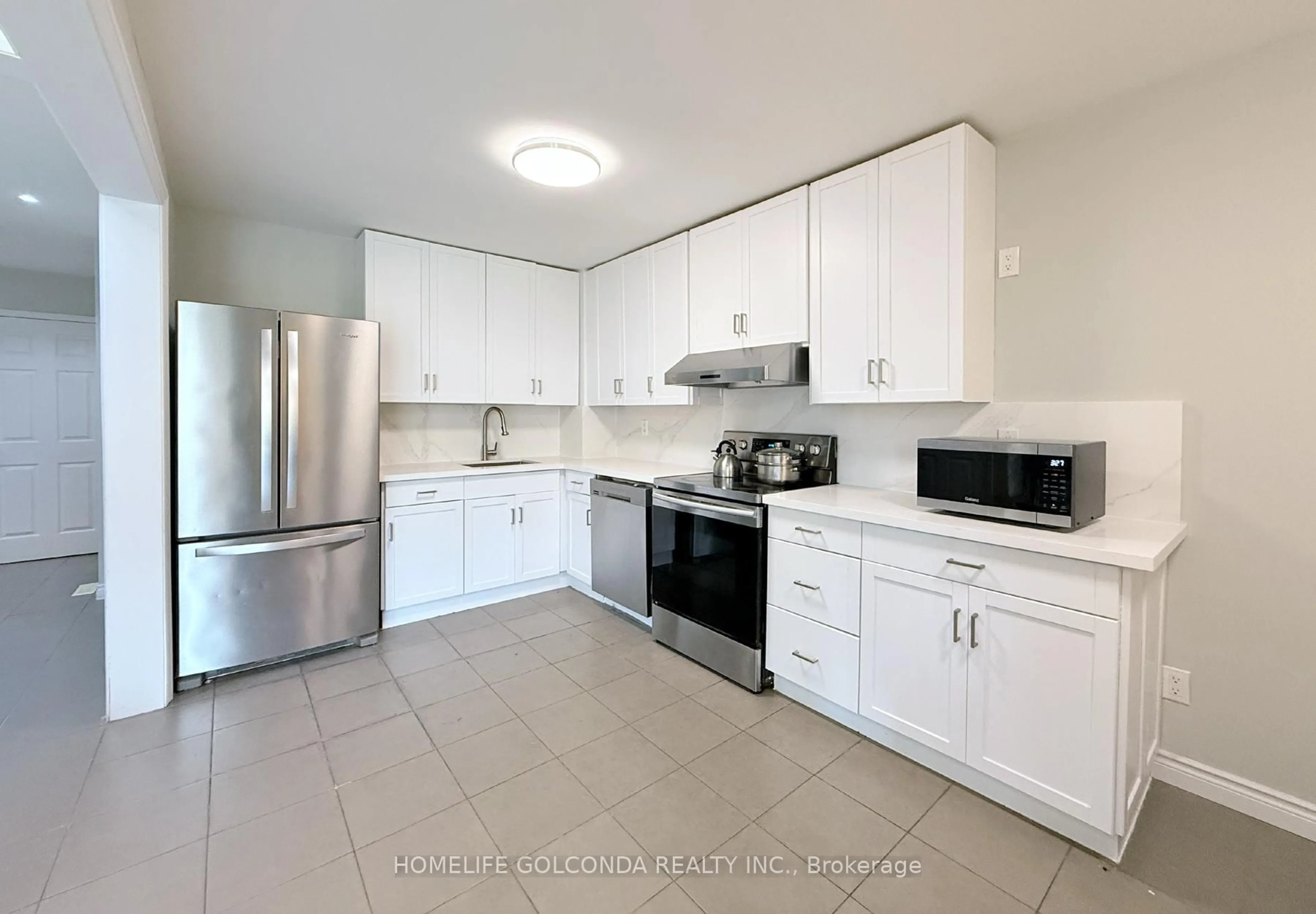 Standard kitchen, ceramic/tile floor for 166 Hillcroft Dr, Markham Ontario L3S 1E8