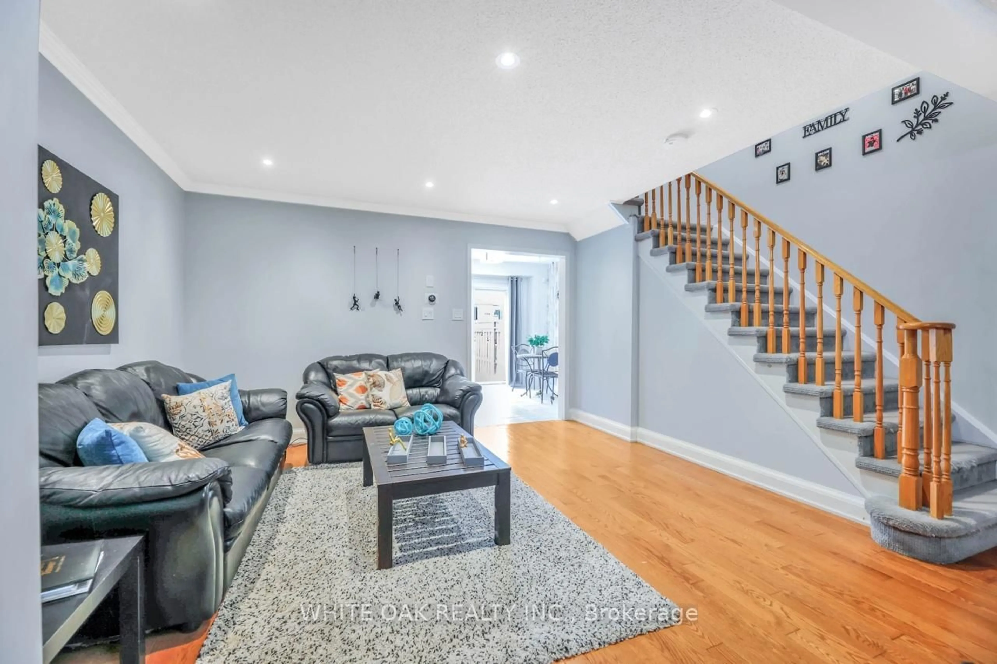 Living room with furniture, unknown for 43 Sassafras Circ, Vaughan Ontario L4J 8M7