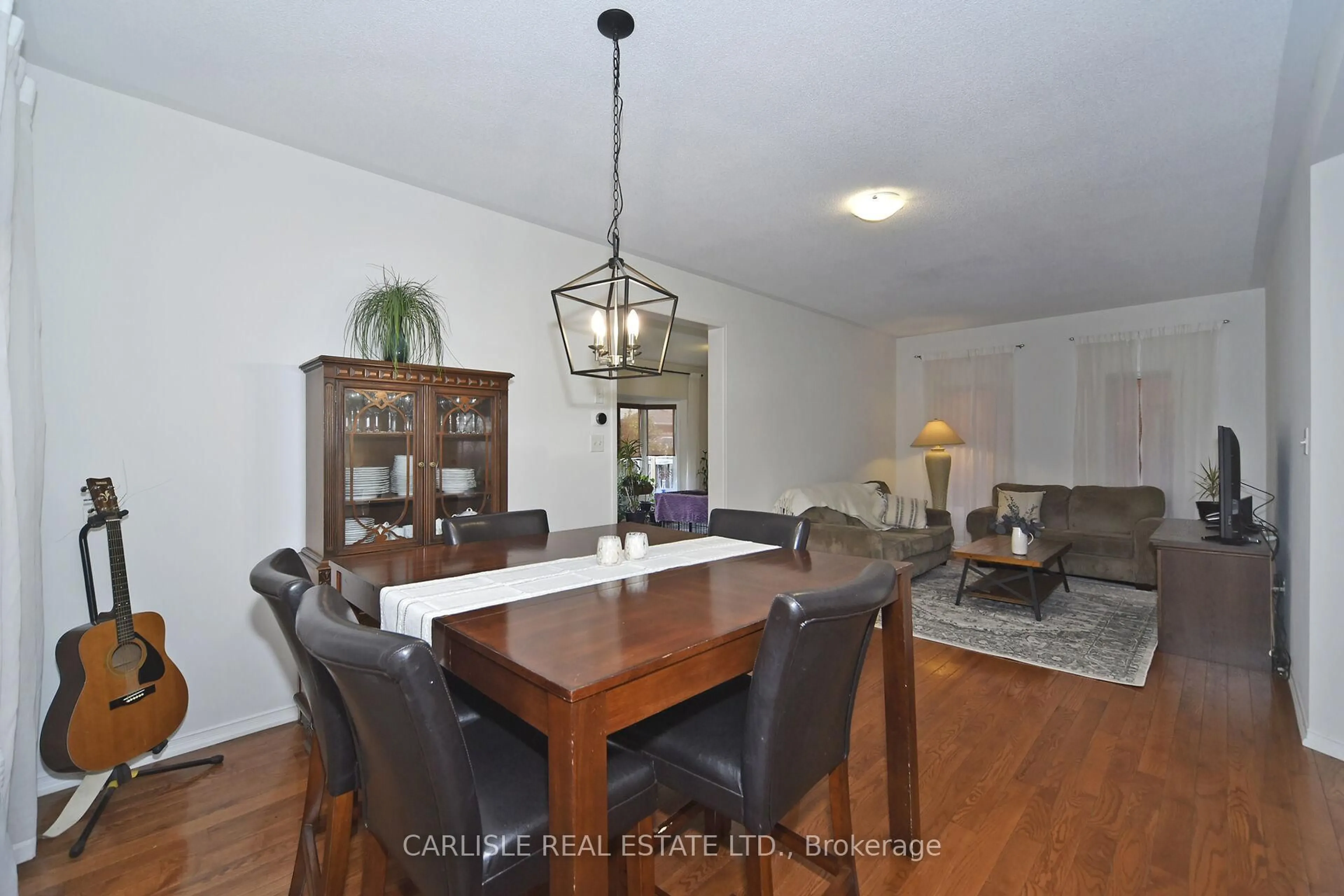 Dining room, wood/laminate floor for 22 Carnoustie Cres, Richmond Hill Ontario L4E 0A1