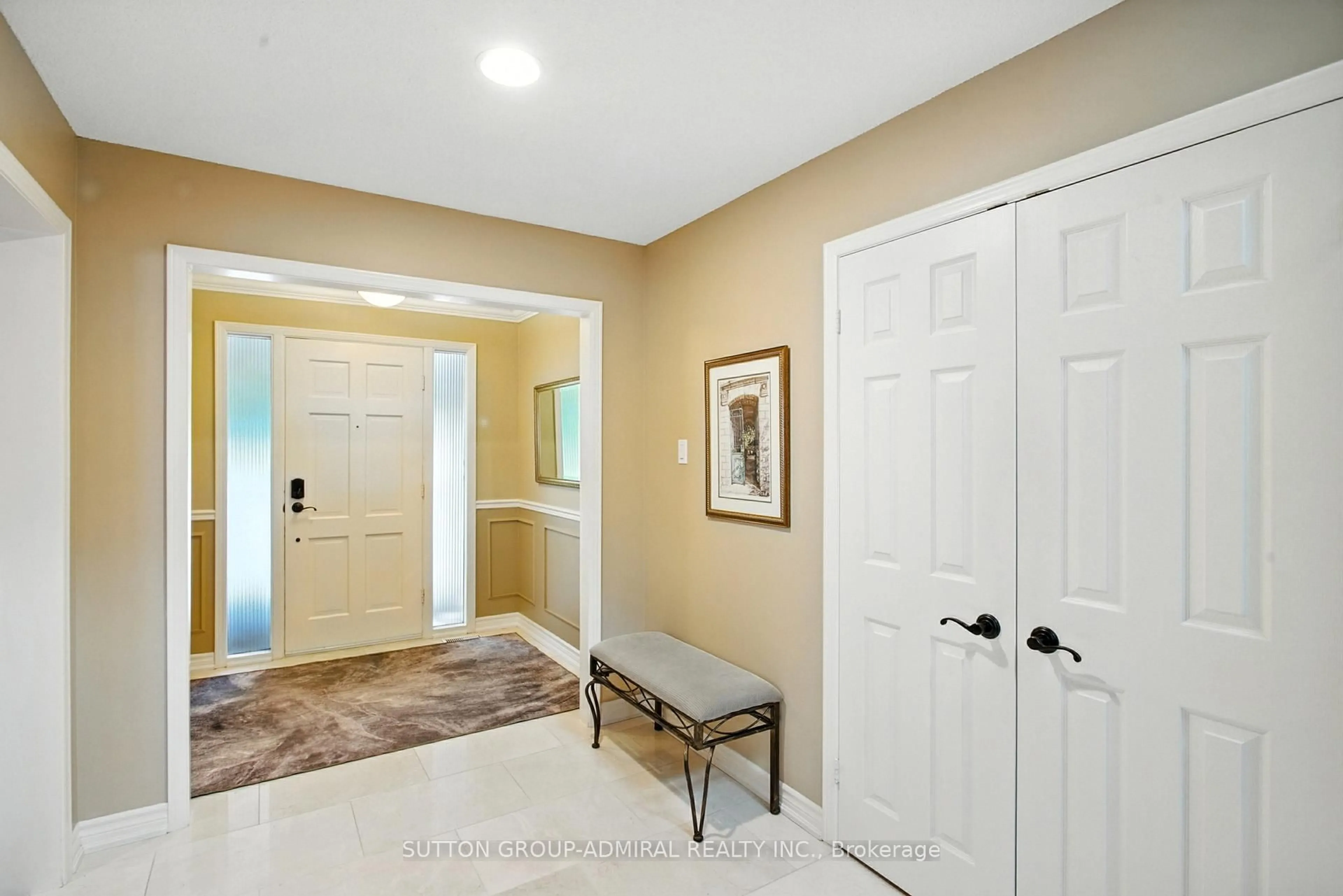 Indoor entryway for 12 Glendale Rd, Markham Ontario L3T 6X7