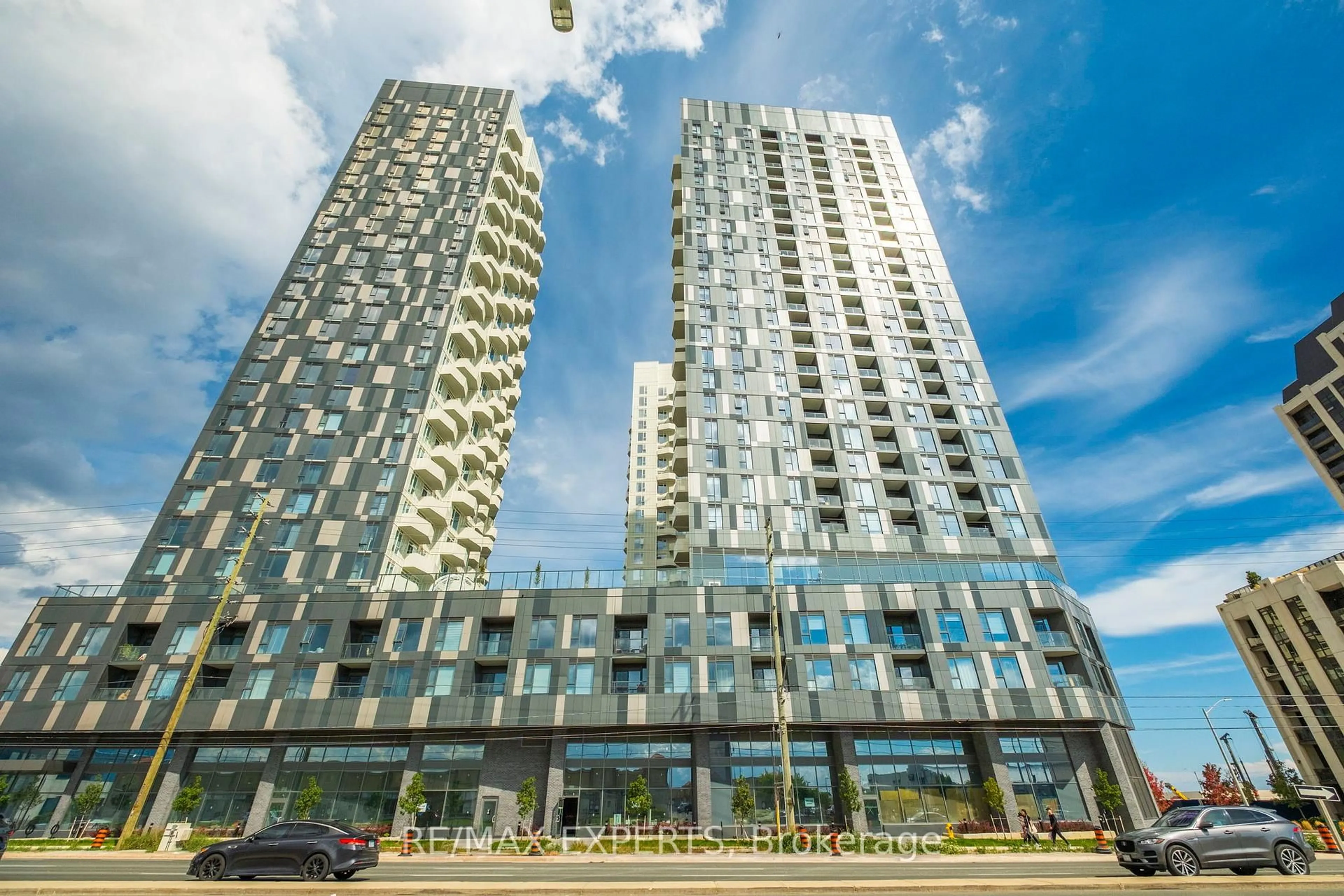 Indoor foyer for 10 Abeja St #2521, Vaughan Ontario L4K 0R4