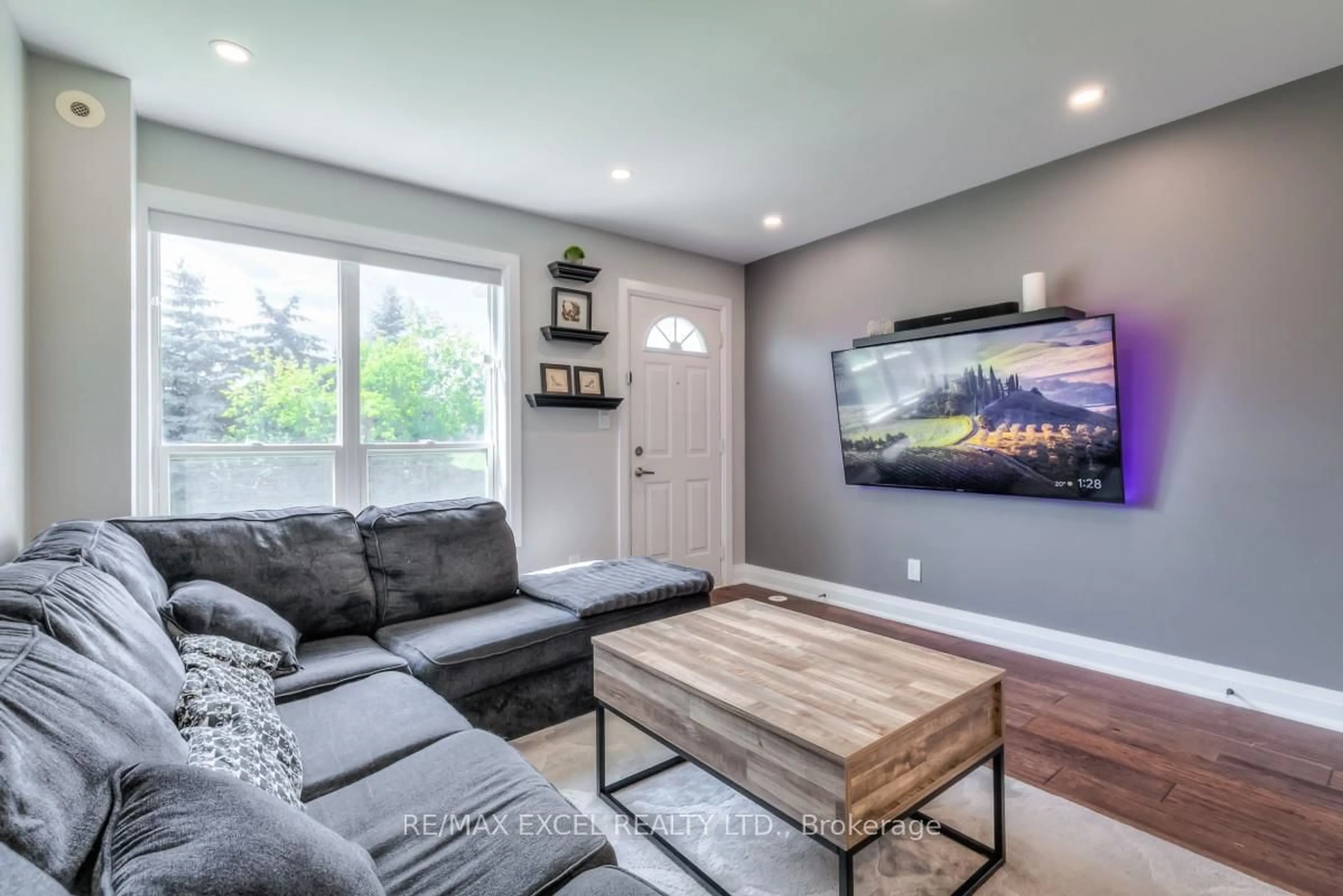 Living room with furniture, unknown for 105 Faithful Way, Markham Ontario L3R 1A1