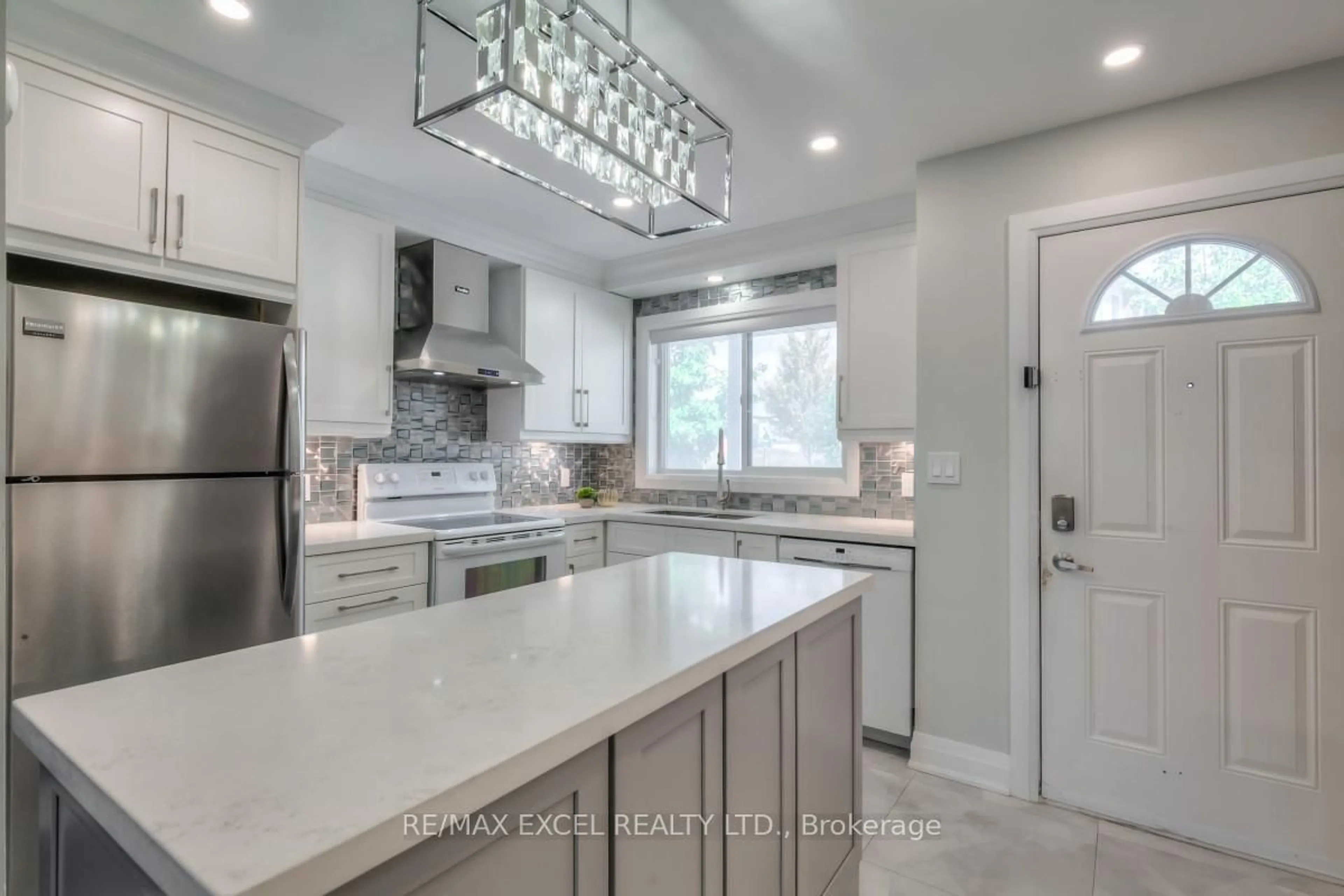 Open concept kitchen, ceramic/tile floor for 105 Faithful Way, Markham Ontario L3R 1A1