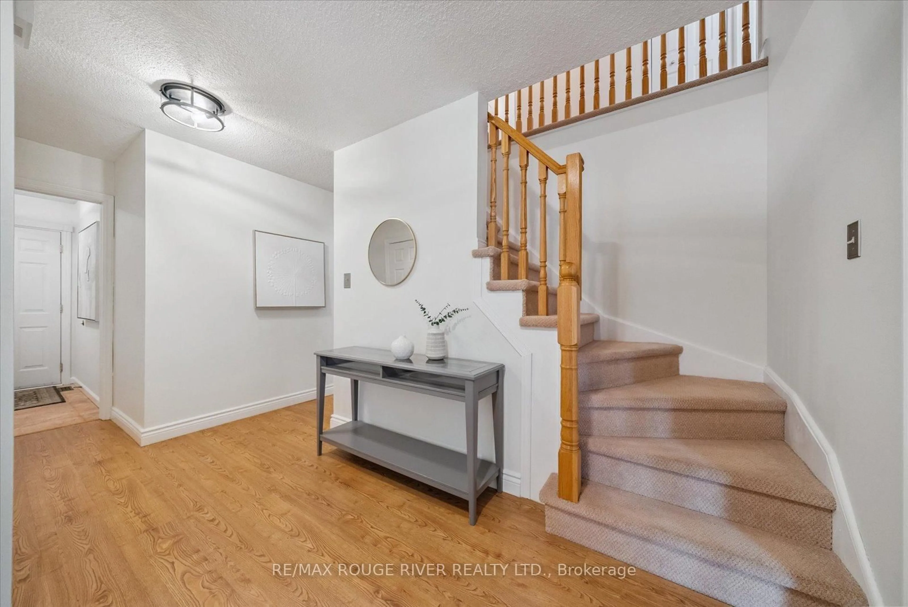 Unknown for 153 Walton Dr, Aurora Ontario L4G 3R9