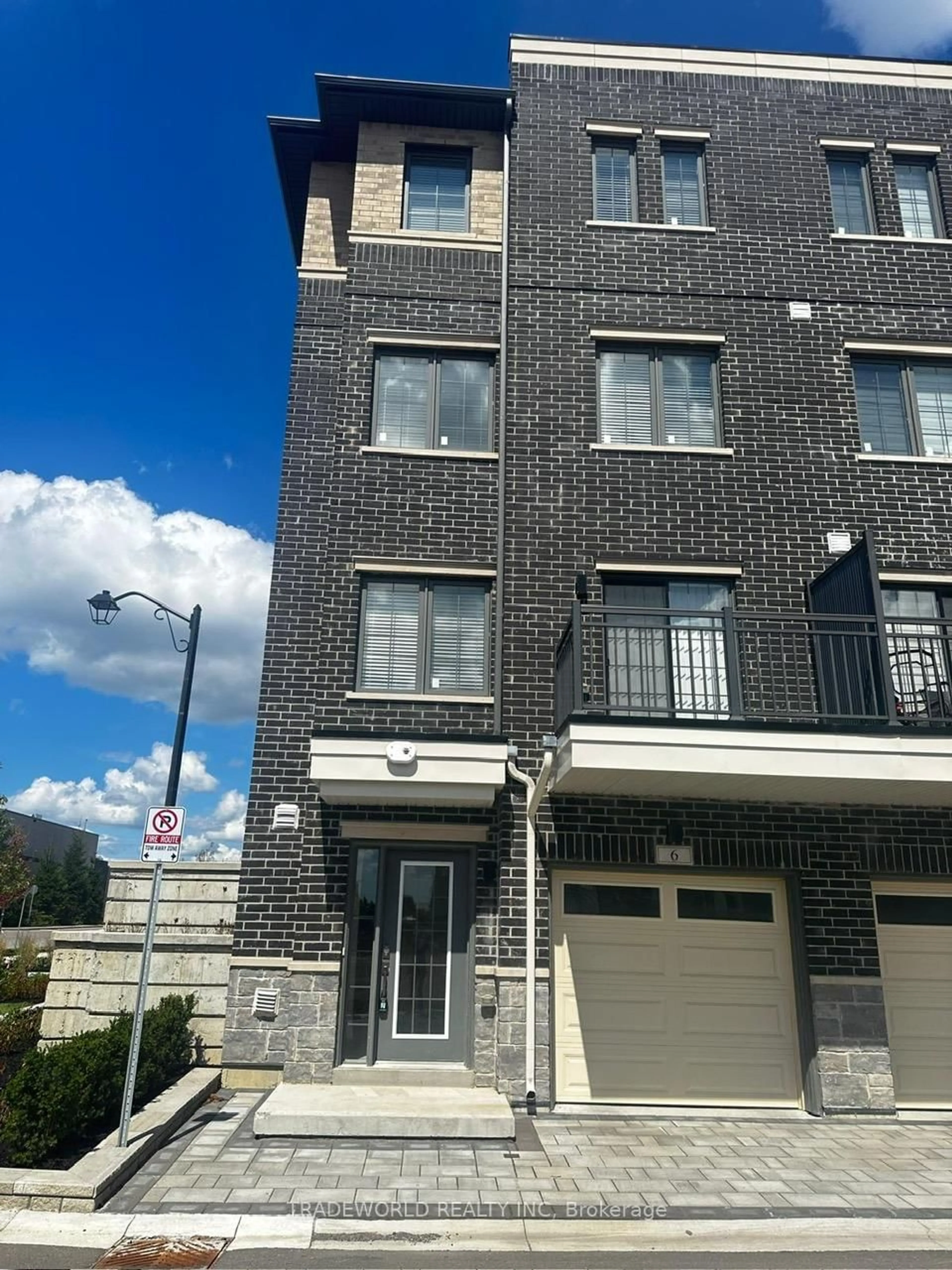 Home with brick exterior material, unknown for 6 Clippers Cres, Whitchurch-Stouffville Ontario L4A 4X7