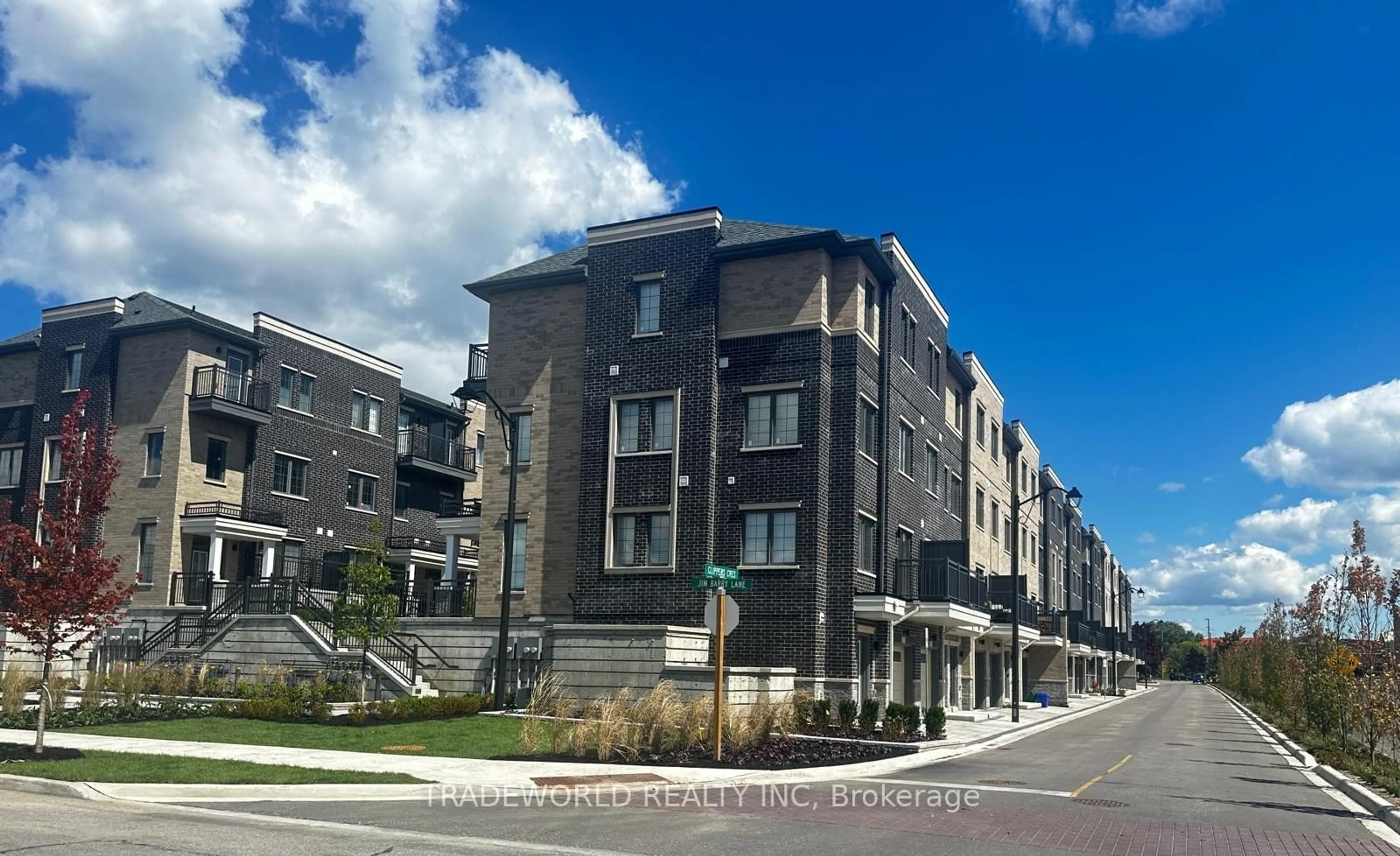 Unknown for 6 Clippers Cres, Whitchurch-Stouffville Ontario L4A 4X7