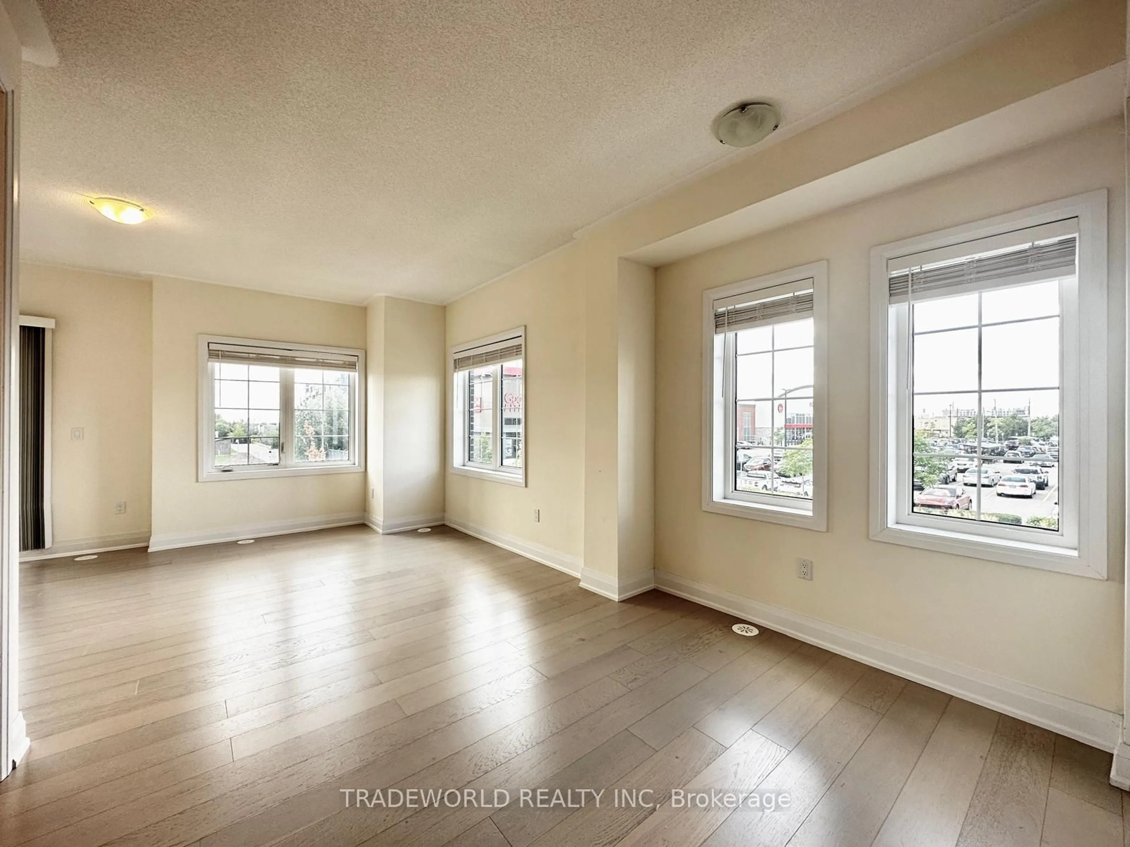 A pic of a room for 6 Clippers Cres, Whitchurch-Stouffville Ontario L4A 4X7
