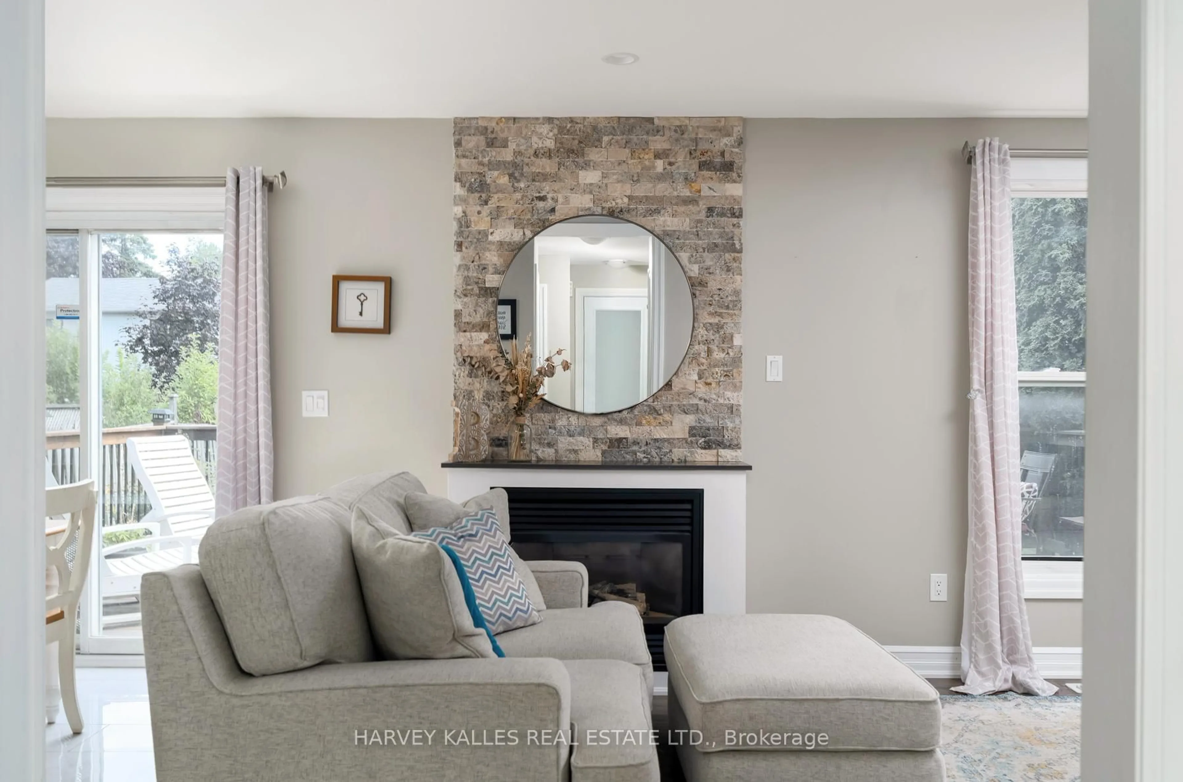 Living room with furniture, ceramic/tile floor for 491 Sandford St, Newmarket Ontario L3Y 5E2