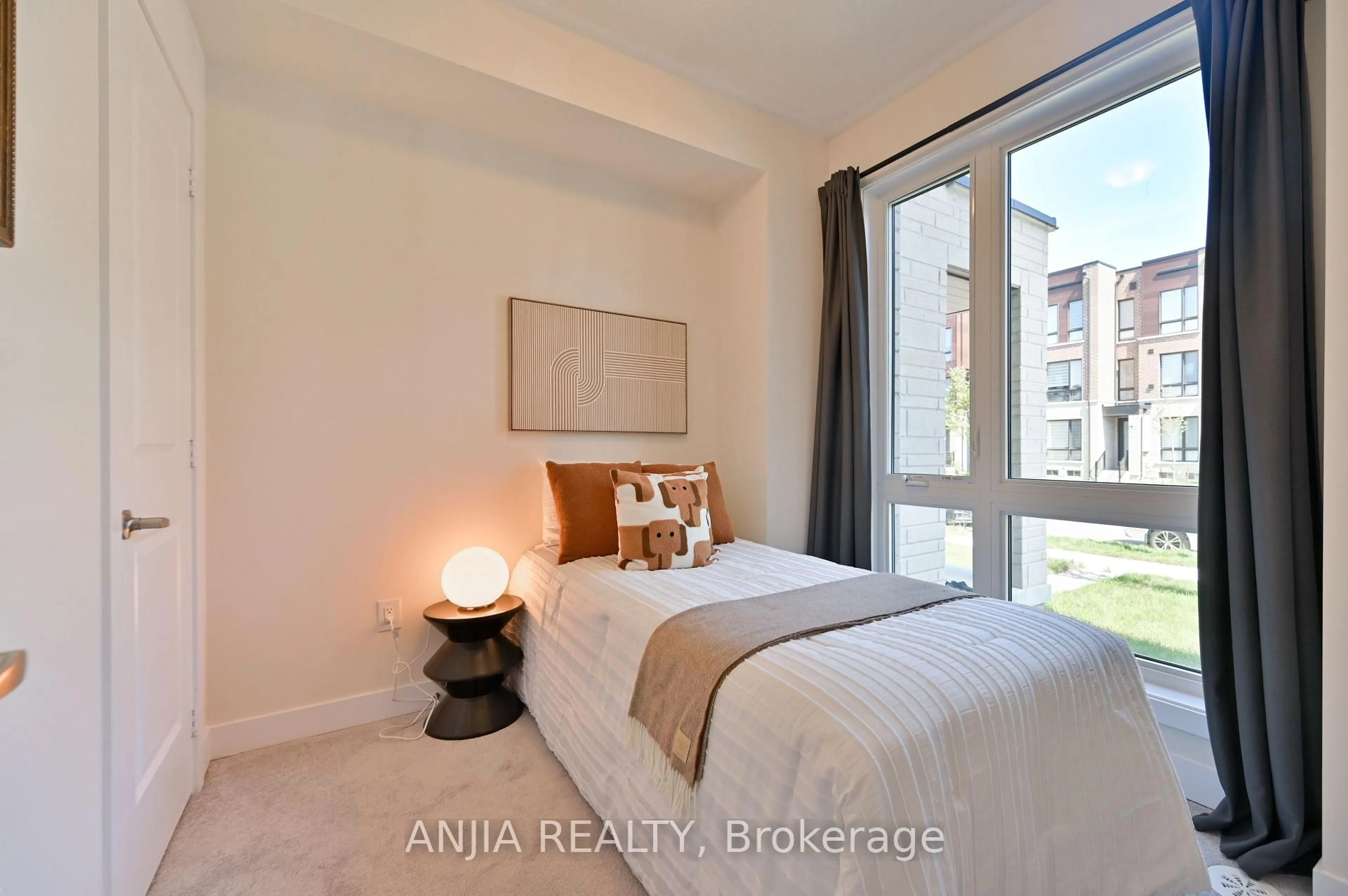 A pic of a room for 100 Stauffer Cres, Markham Ontario L6B 1R1