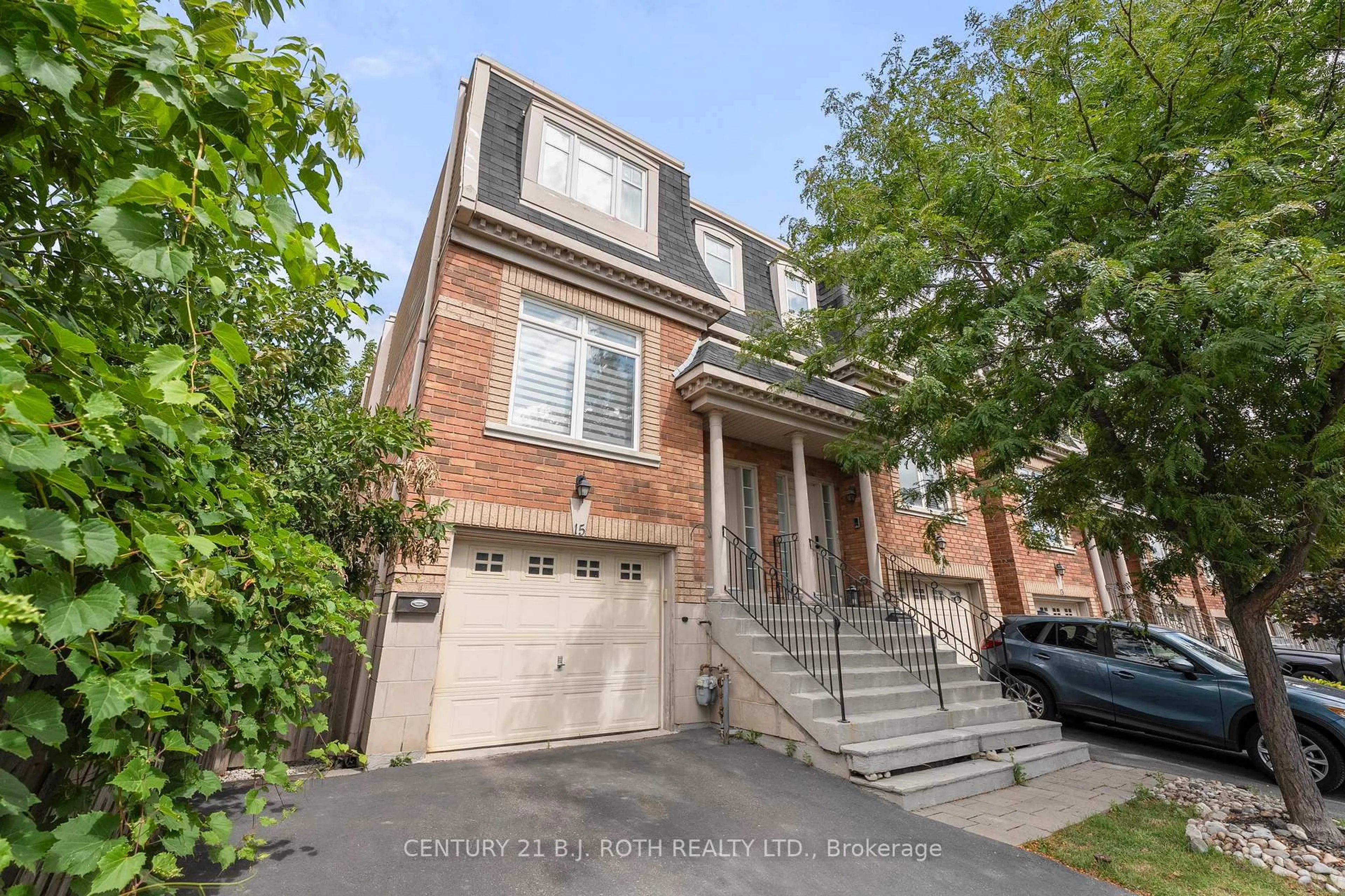 Home with brick exterior material, street for 8032 KIPLING Ave #15, Vaughan Ontario L4L 2A1