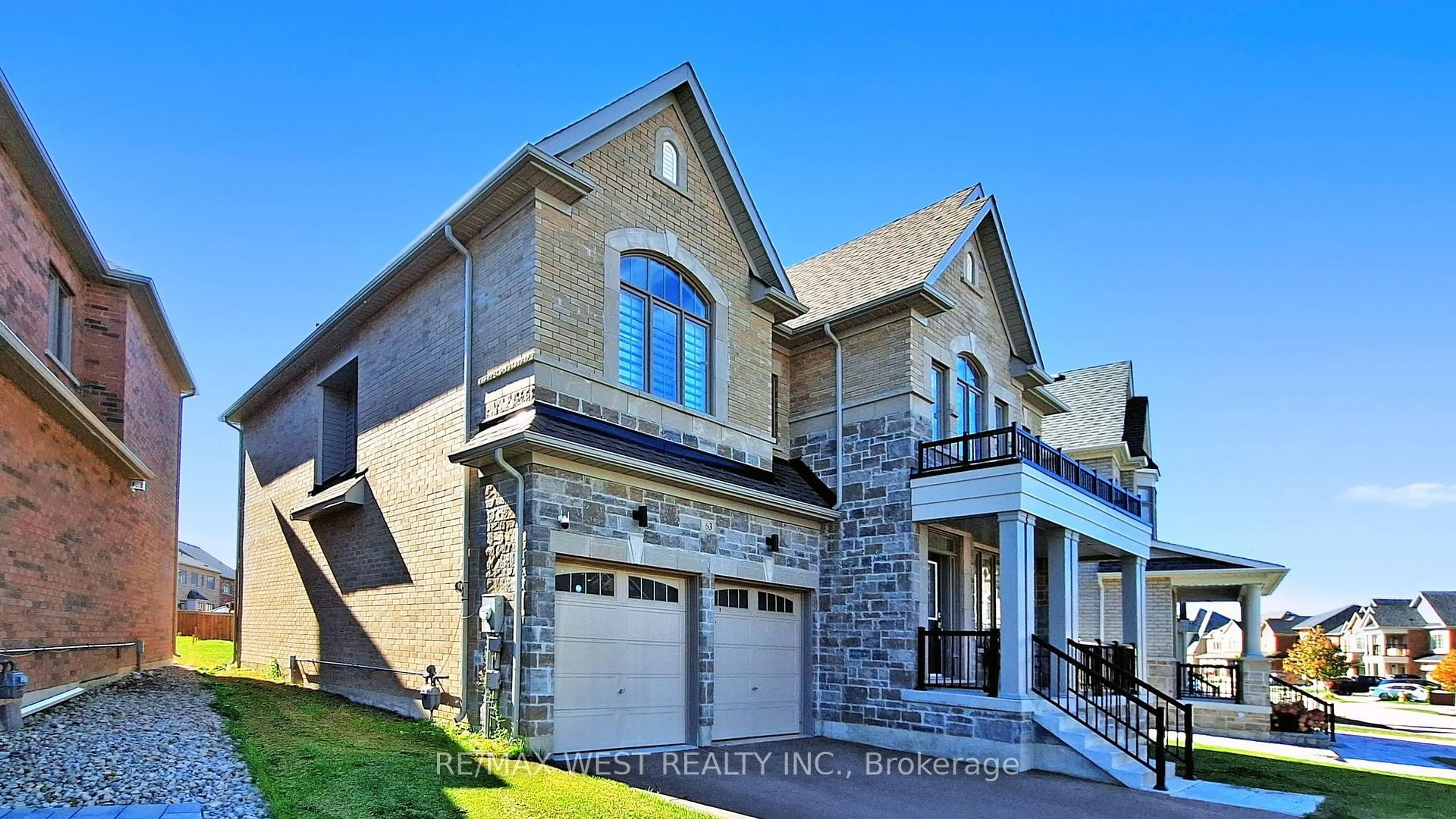 Home with brick exterior material, unknown for 63 Marlene Johnston Dr, East Gwillimbury Ontario L9N 0W8