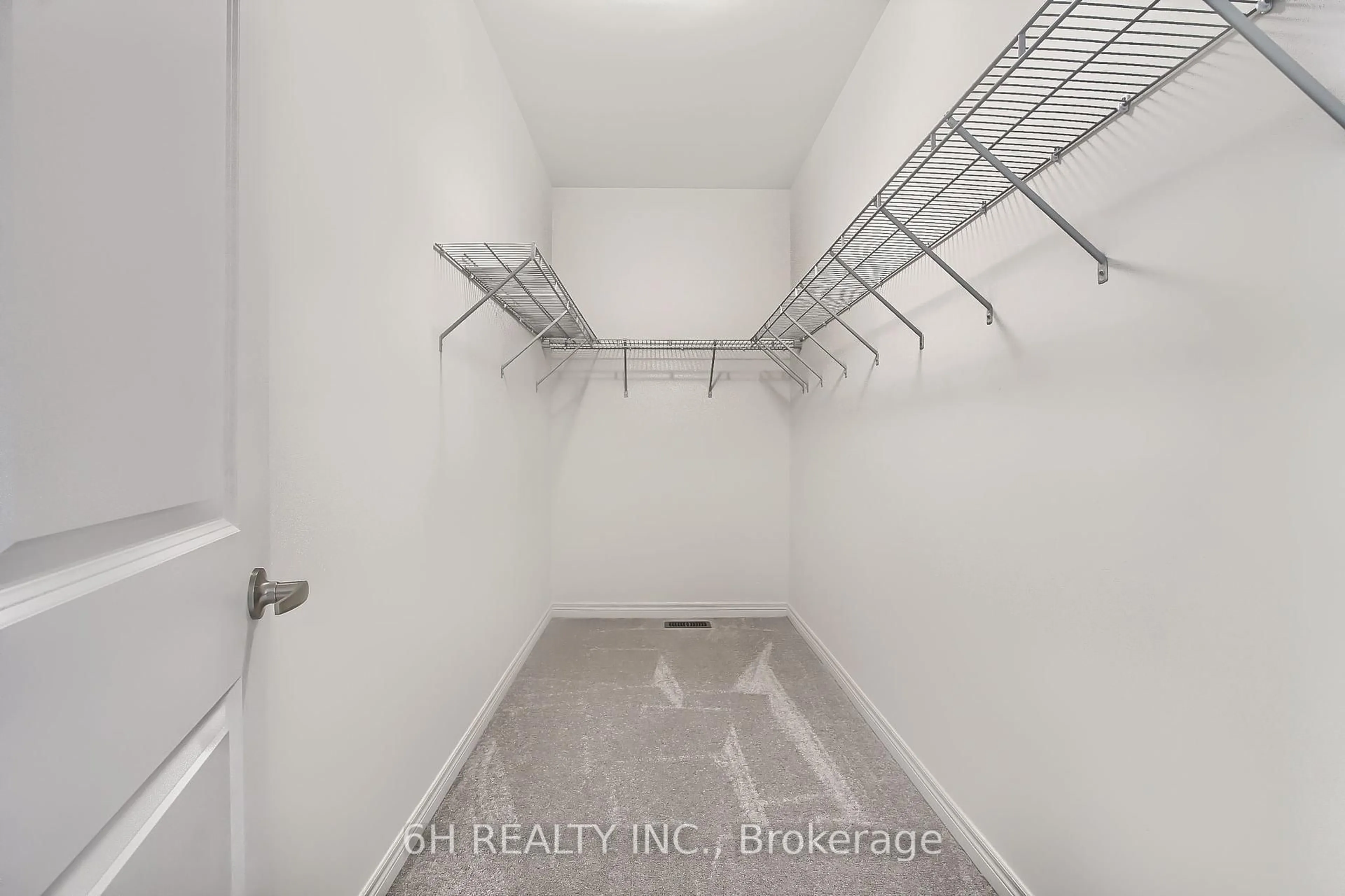 Storage room or clothes room or walk-in closet for 309 Boundary Blvd, Whitchurch-Stouffville Ontario L4A 5E2