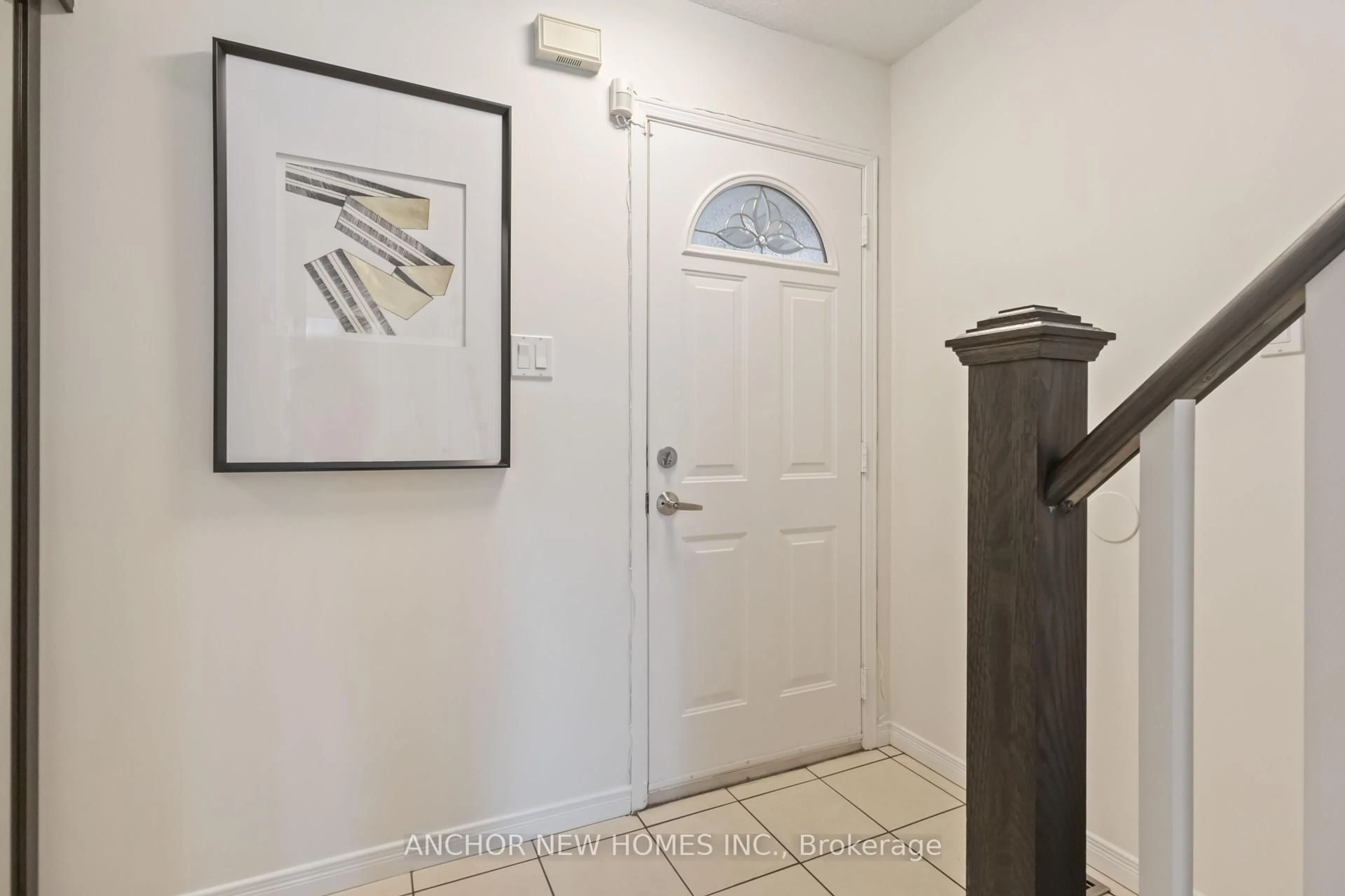 Indoor entryway for 125 Laguna Cres, Markham Ontario L3S 3G6