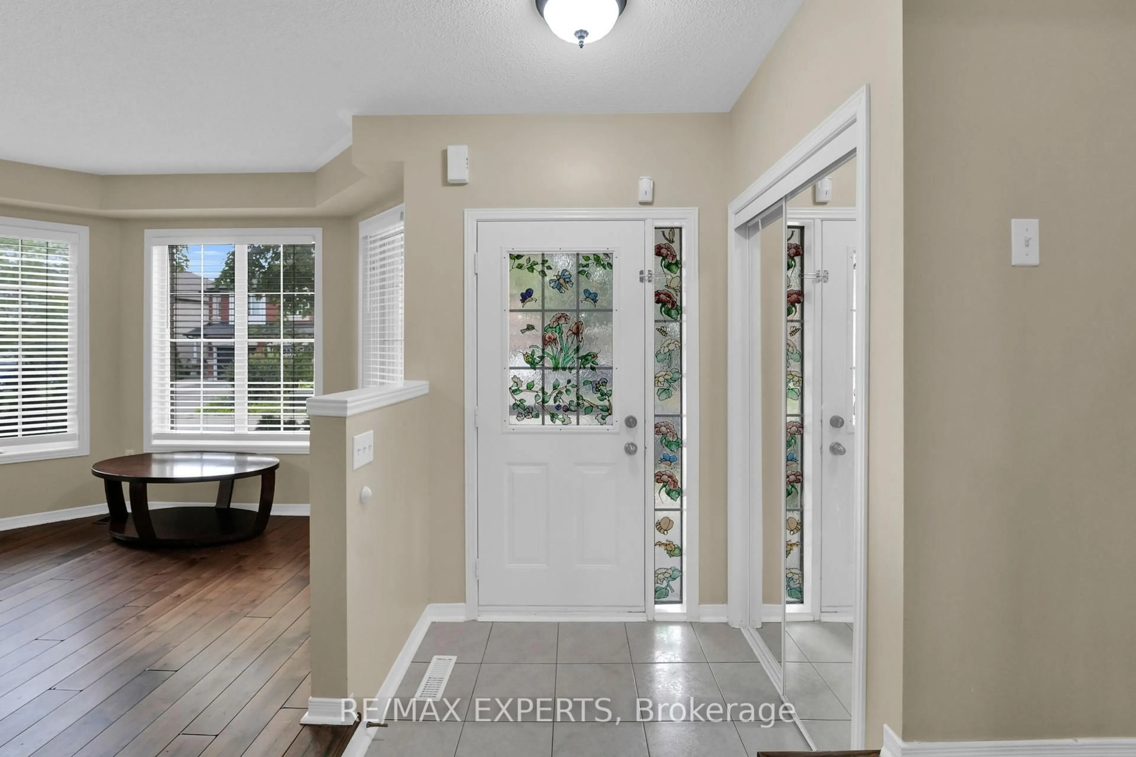 Indoor entryway for 20 Decoroso Dr, Vaughan Ontario L4H 1V2