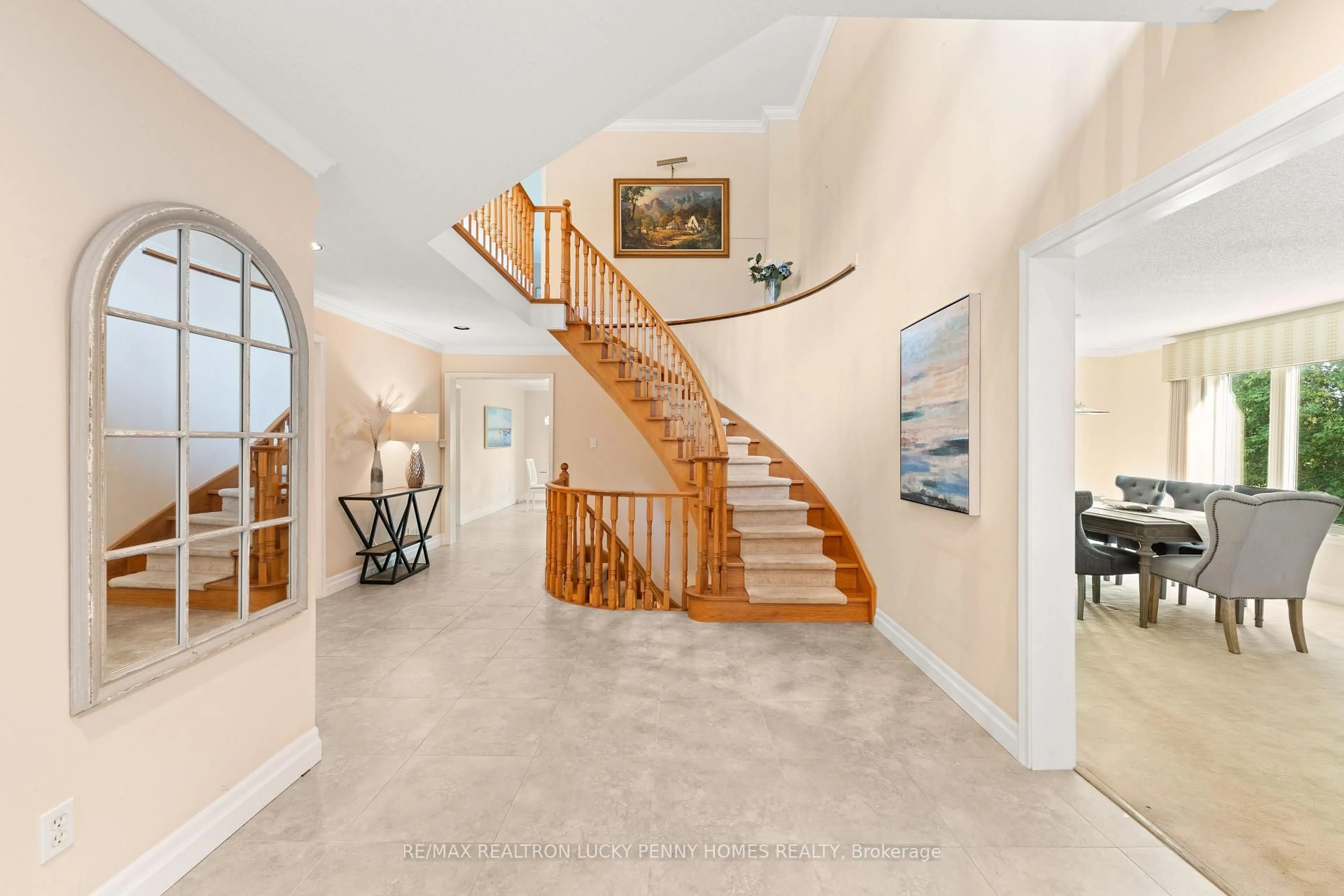 Indoor foyer for 17 McPhillips Ave, Markham Ontario L3P 1C4