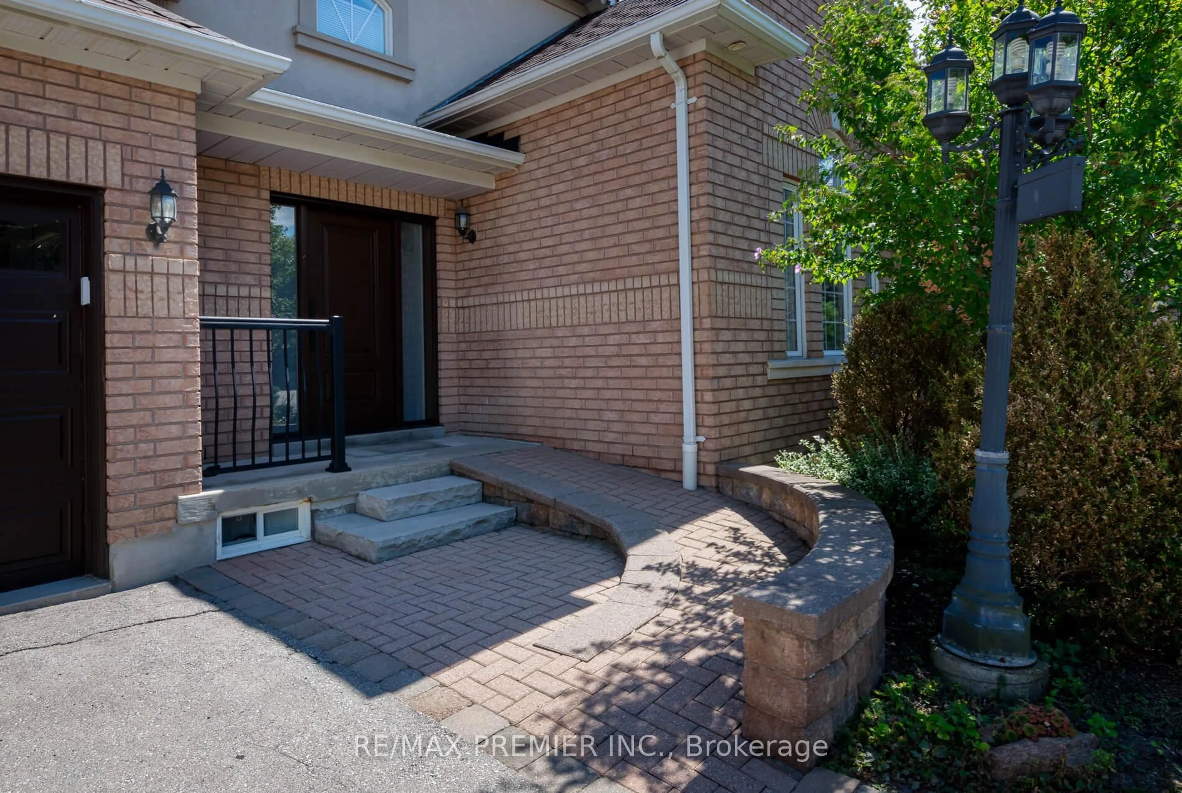 Home with brick exterior material, street for 36 Toulon Cres, Vaughan Ontario L4H 2X3