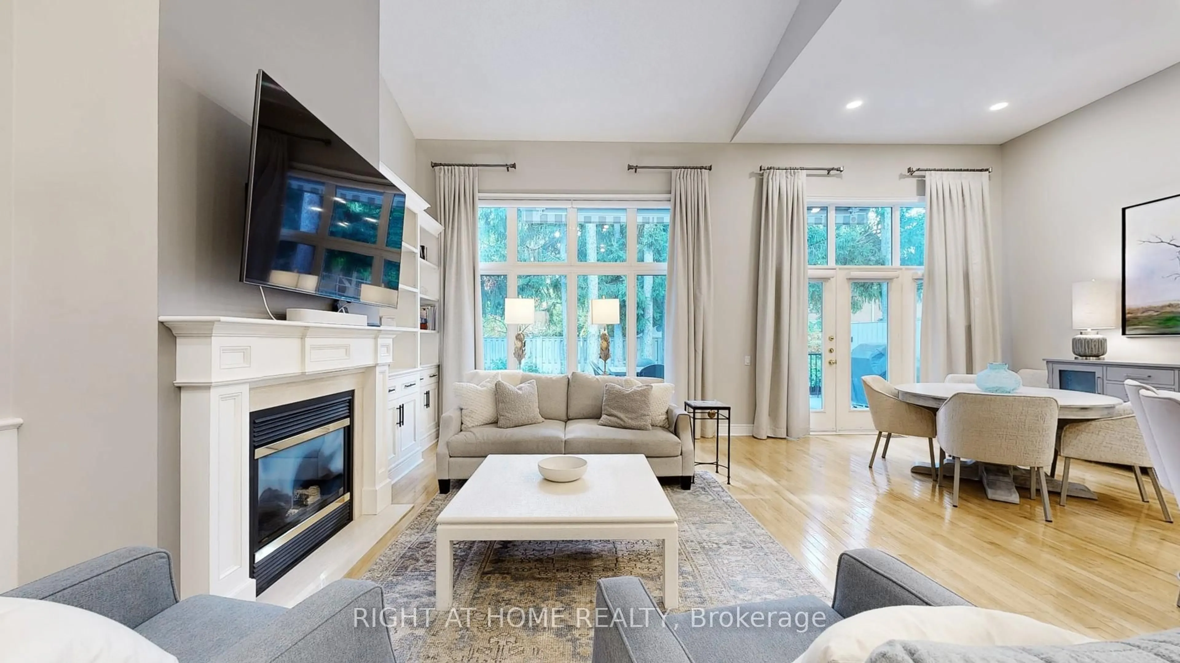 Living room with furniture, unknown for 9 Arlington Way, Markham Ontario L3T 7W9