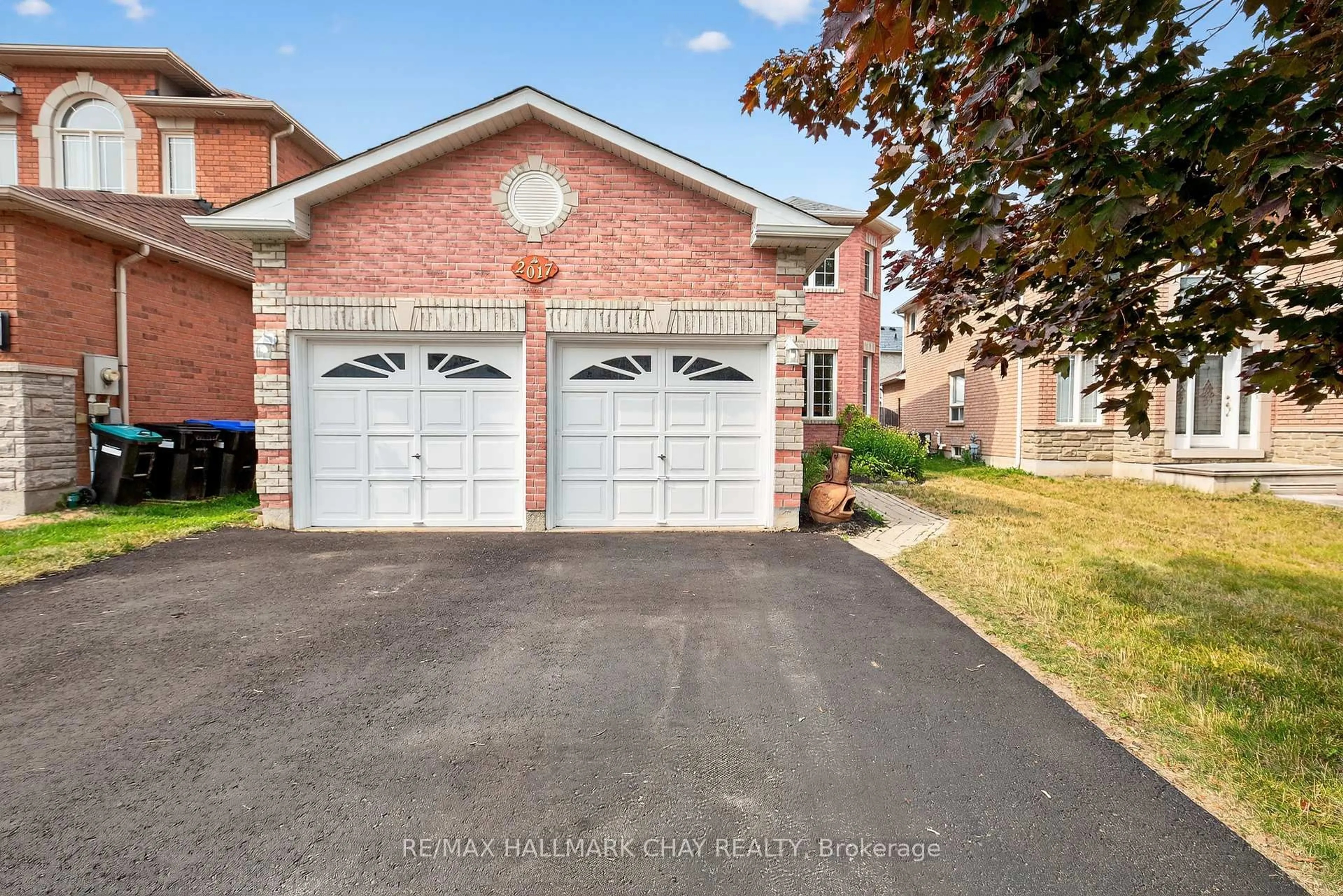 Home with brick exterior material, street for 2017 Wilson St, Innisfil Ontario L9S 4X9