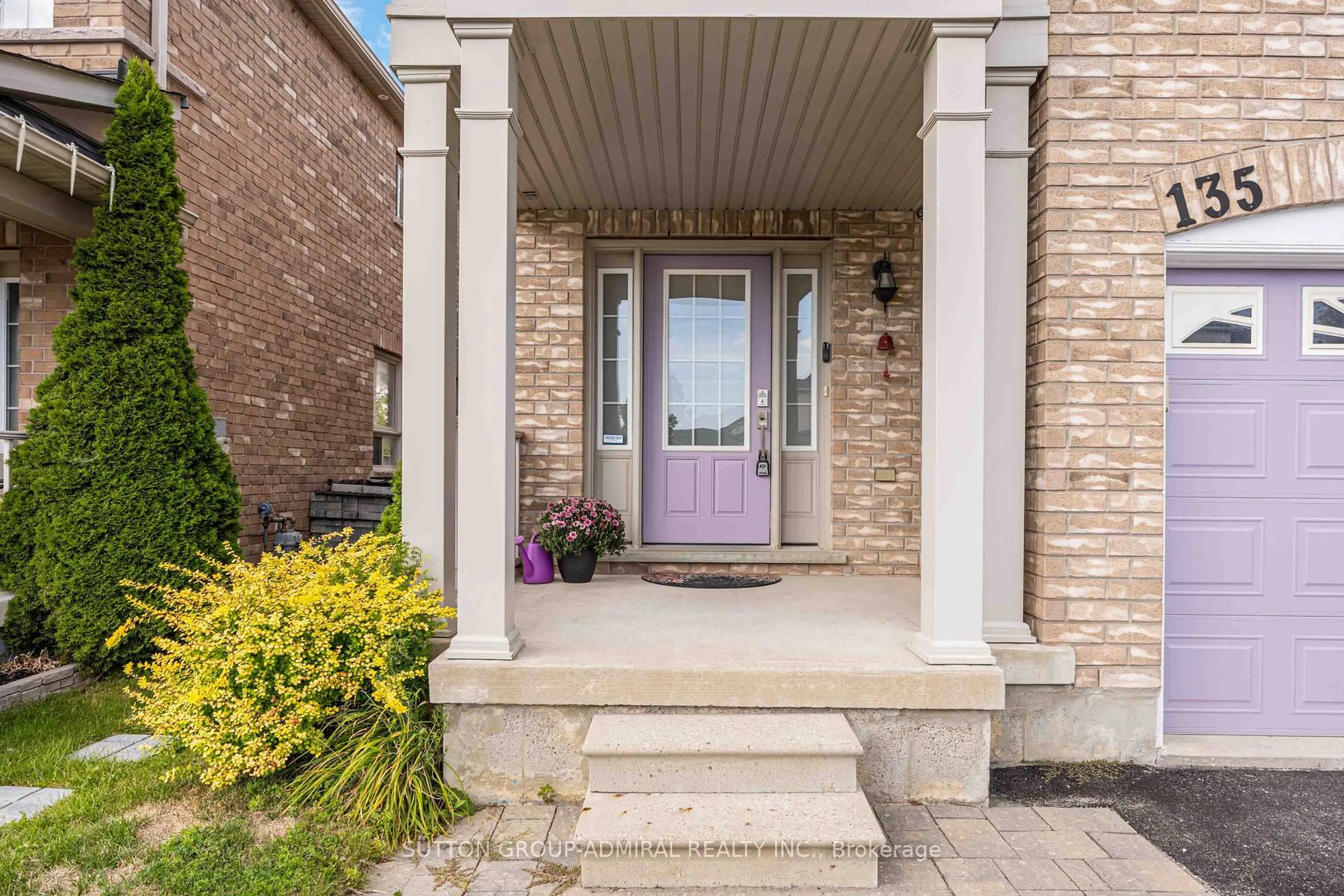 Indoor entryway for 135 Armstrong Cres, Bradford West Gwillimbury Ontario L3Z 0L3