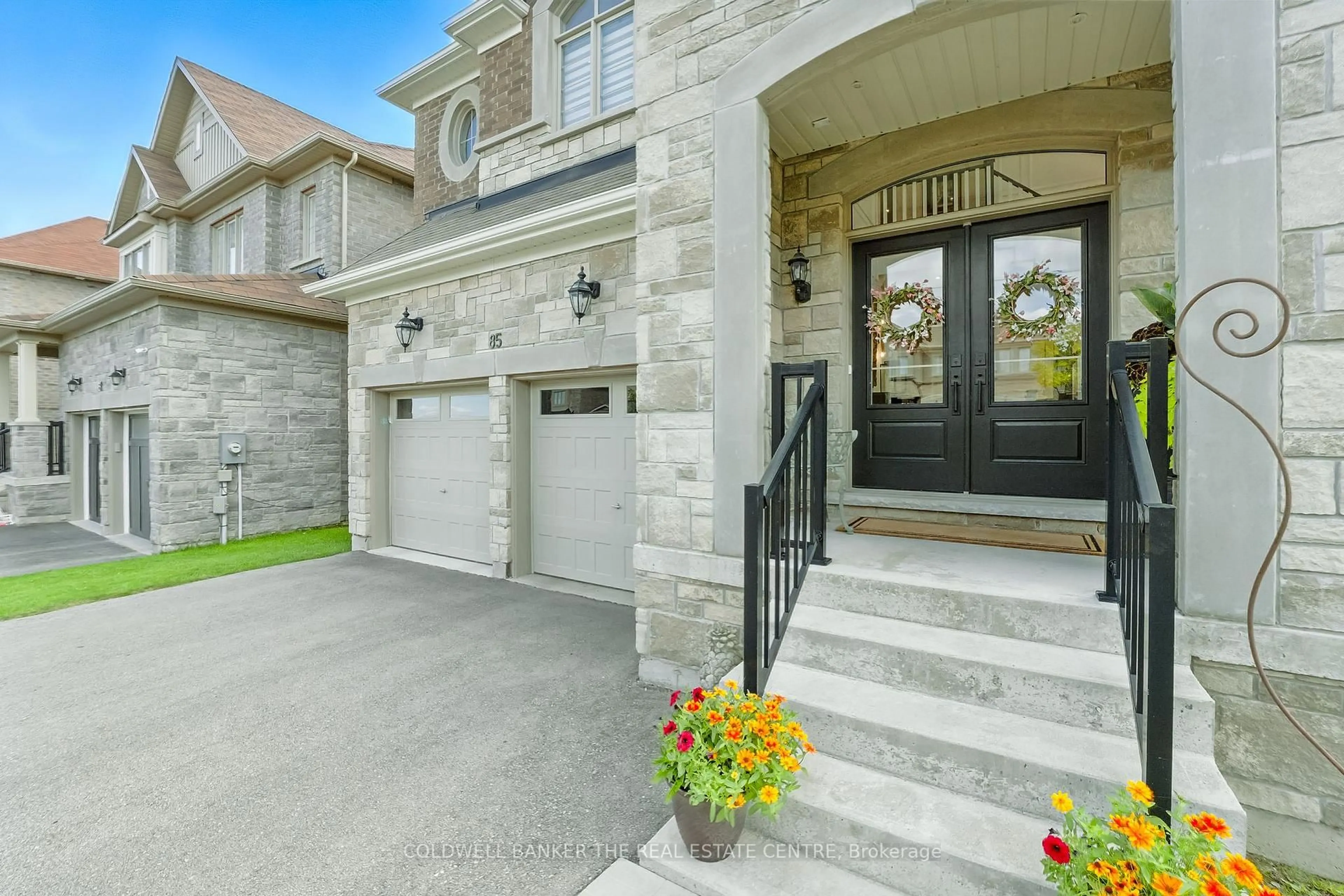 Unknown for 85 Robb Thompson Rd, East Gwillimbury Ontario L0G 1M0