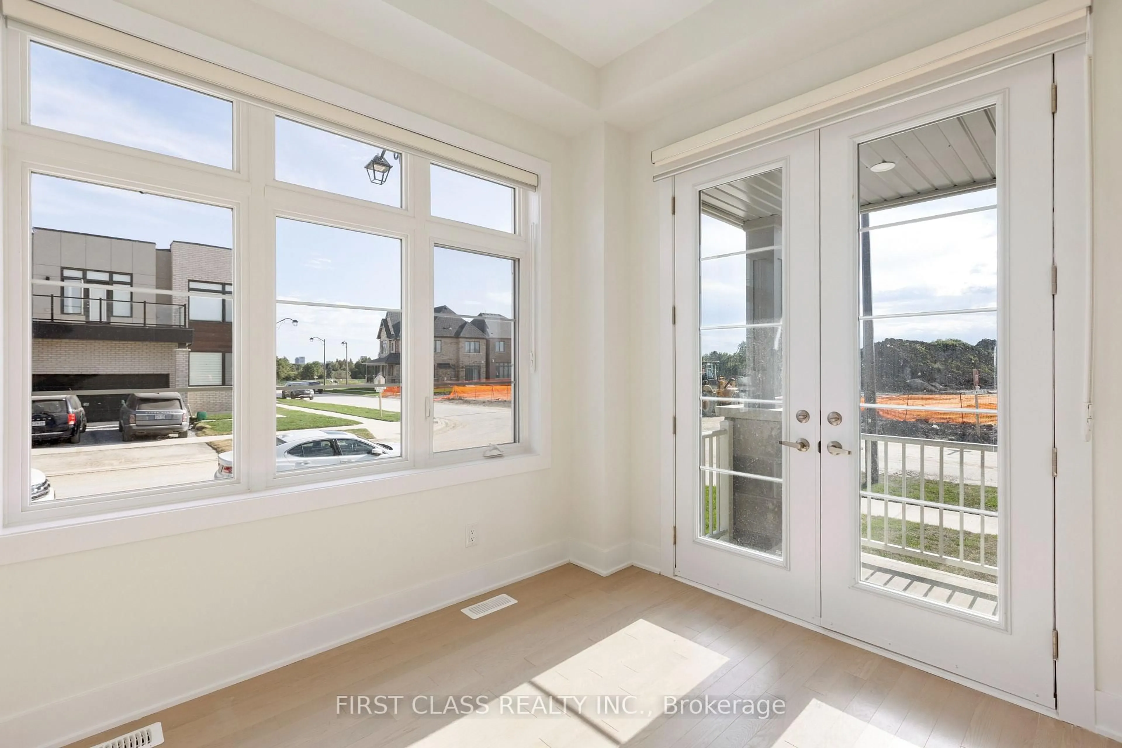 Indoor entryway for 78 Meizhou Ave, Markham Ontario L3R 0P1