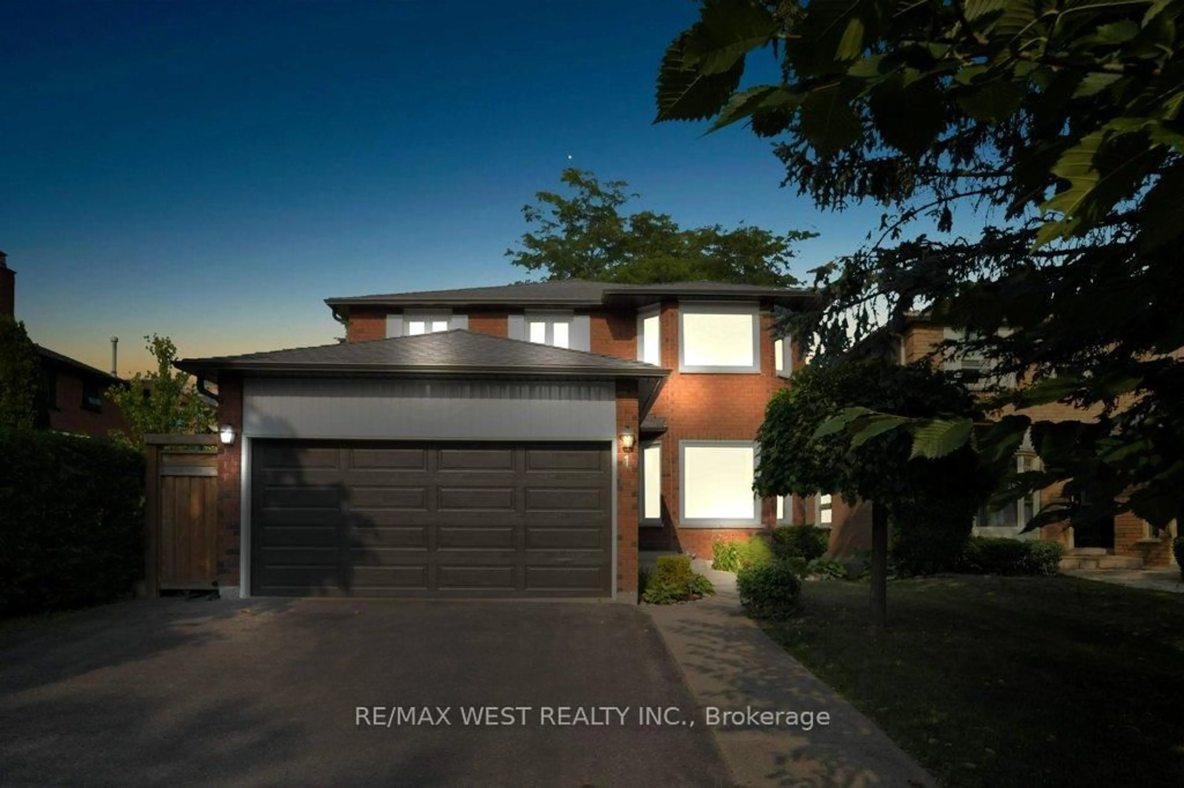 Unknown for 1 Langford St, Richmond Hill Ontario L4C 8E8