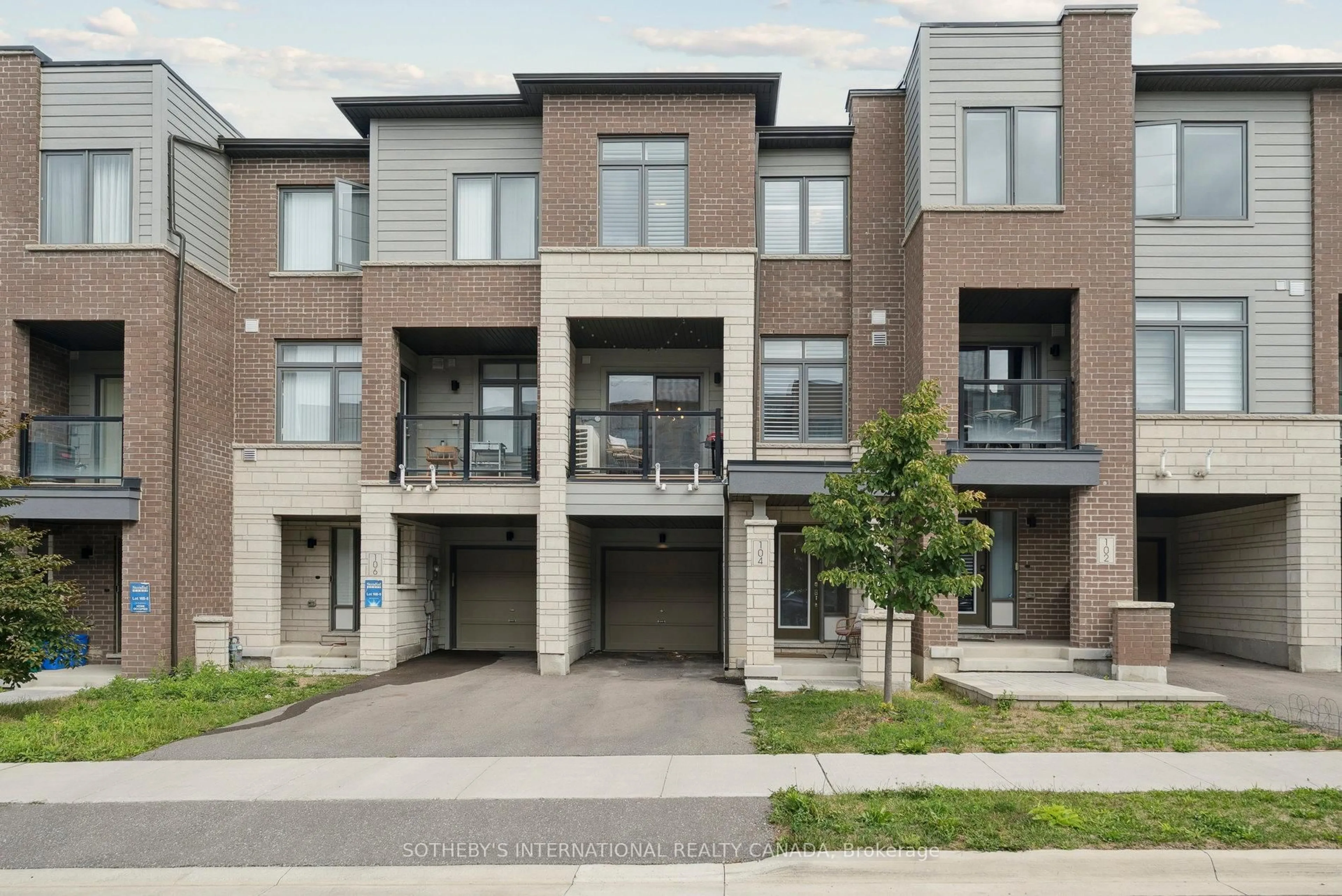 Unknown for 104 Bravo Lane, Newmarket Ontario L3X 0K8