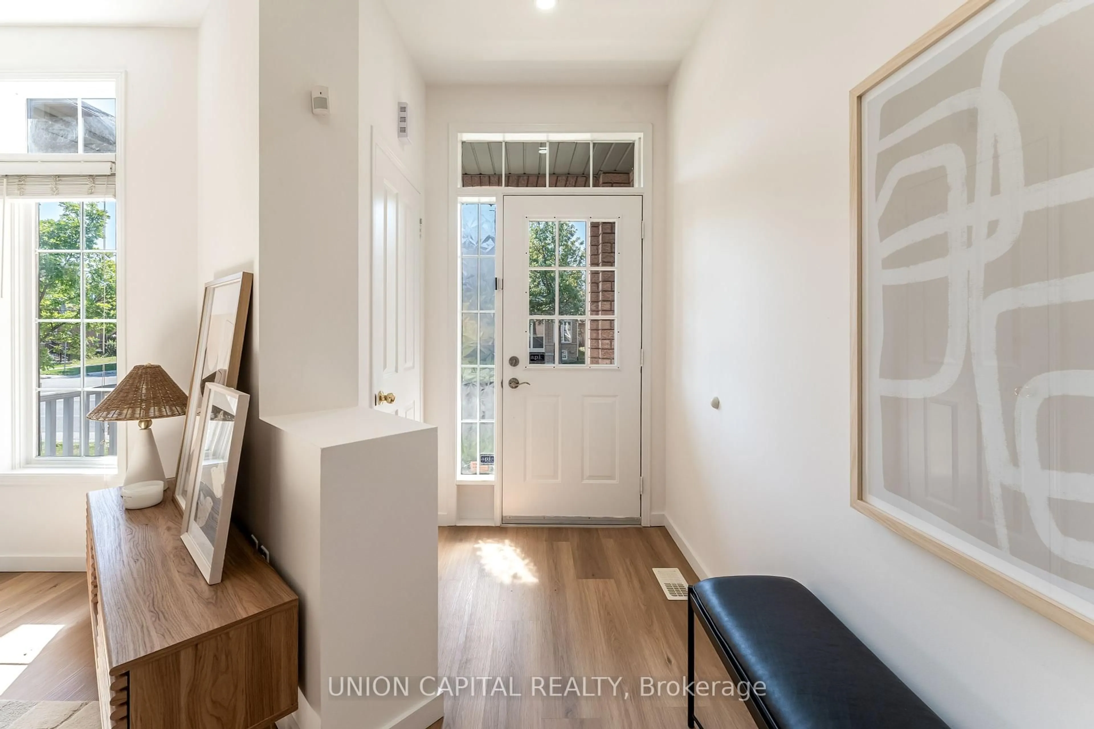 Indoor entryway for 198 Bur Oak Ave, Markham Ontario L6C 2M1