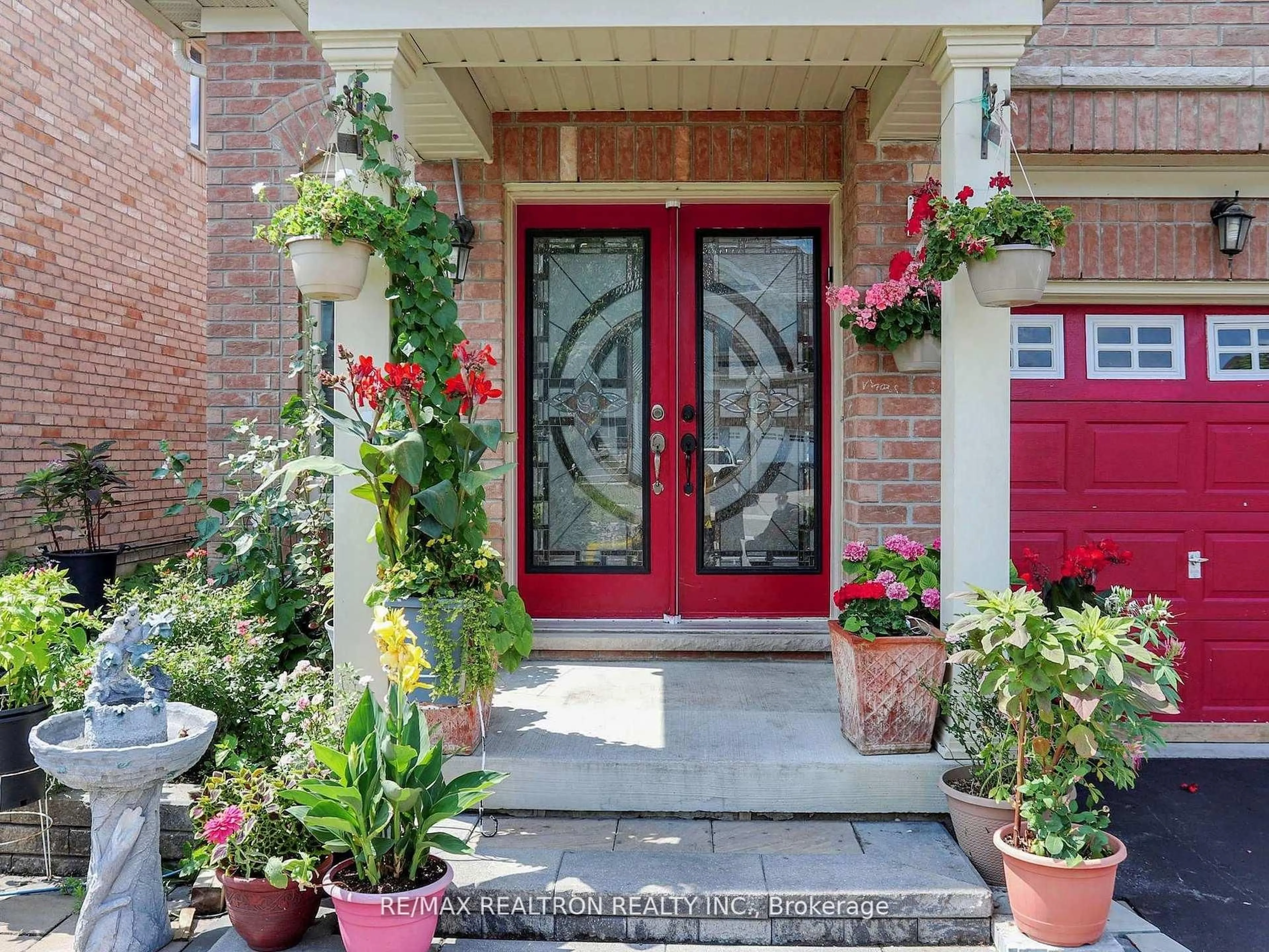 Indoor entryway for 133 Milby Cres, Bradford West Gwillimbury Ontario L3Z 0X8