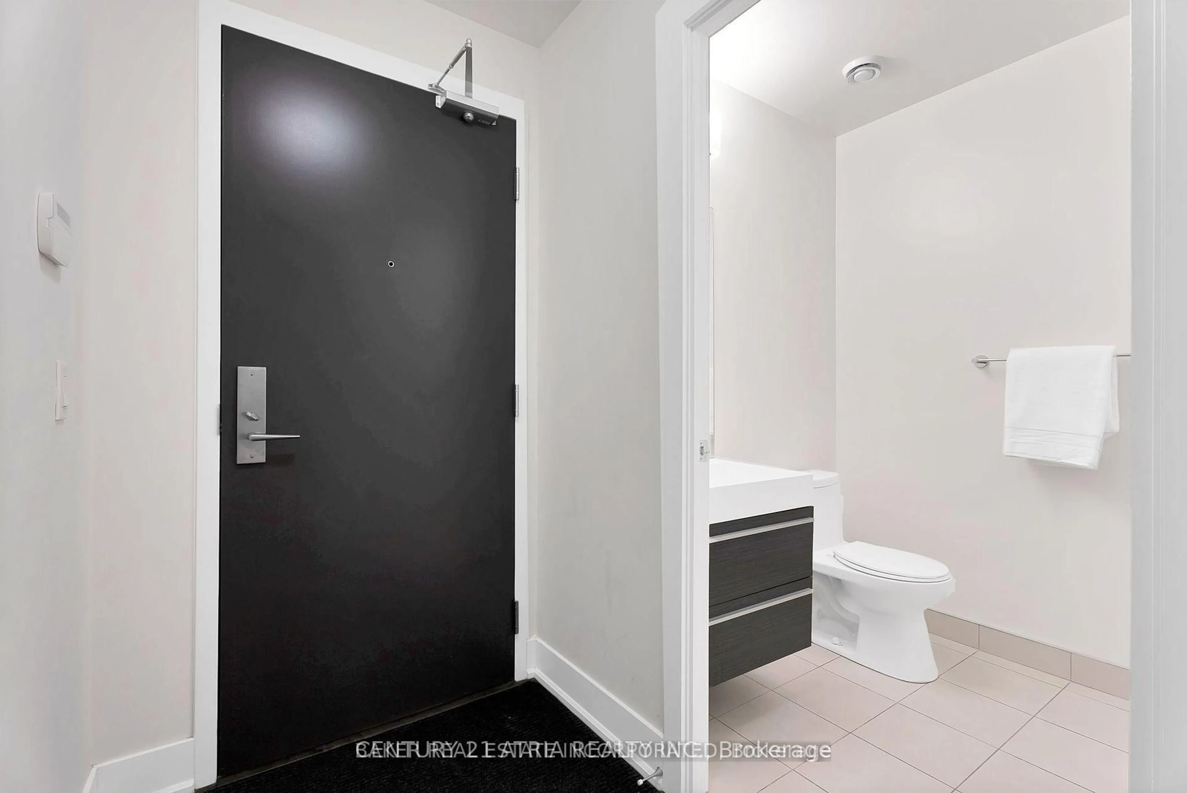 Standard bathroom, unknown for 8081 Birchmount Rd #1108, Markham Ontario L6G 0G5