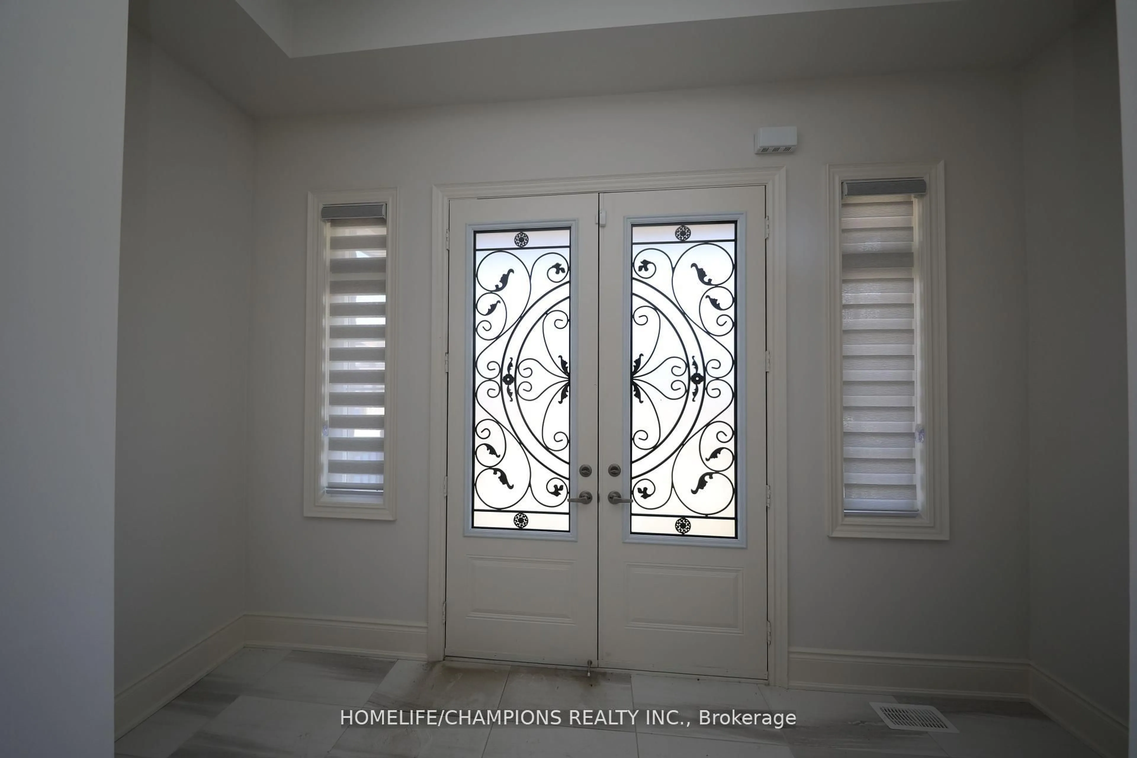 Indoor entryway for 212 Wesmina Ave, Whitchurch-Stouffville Ontario L4A 5A2