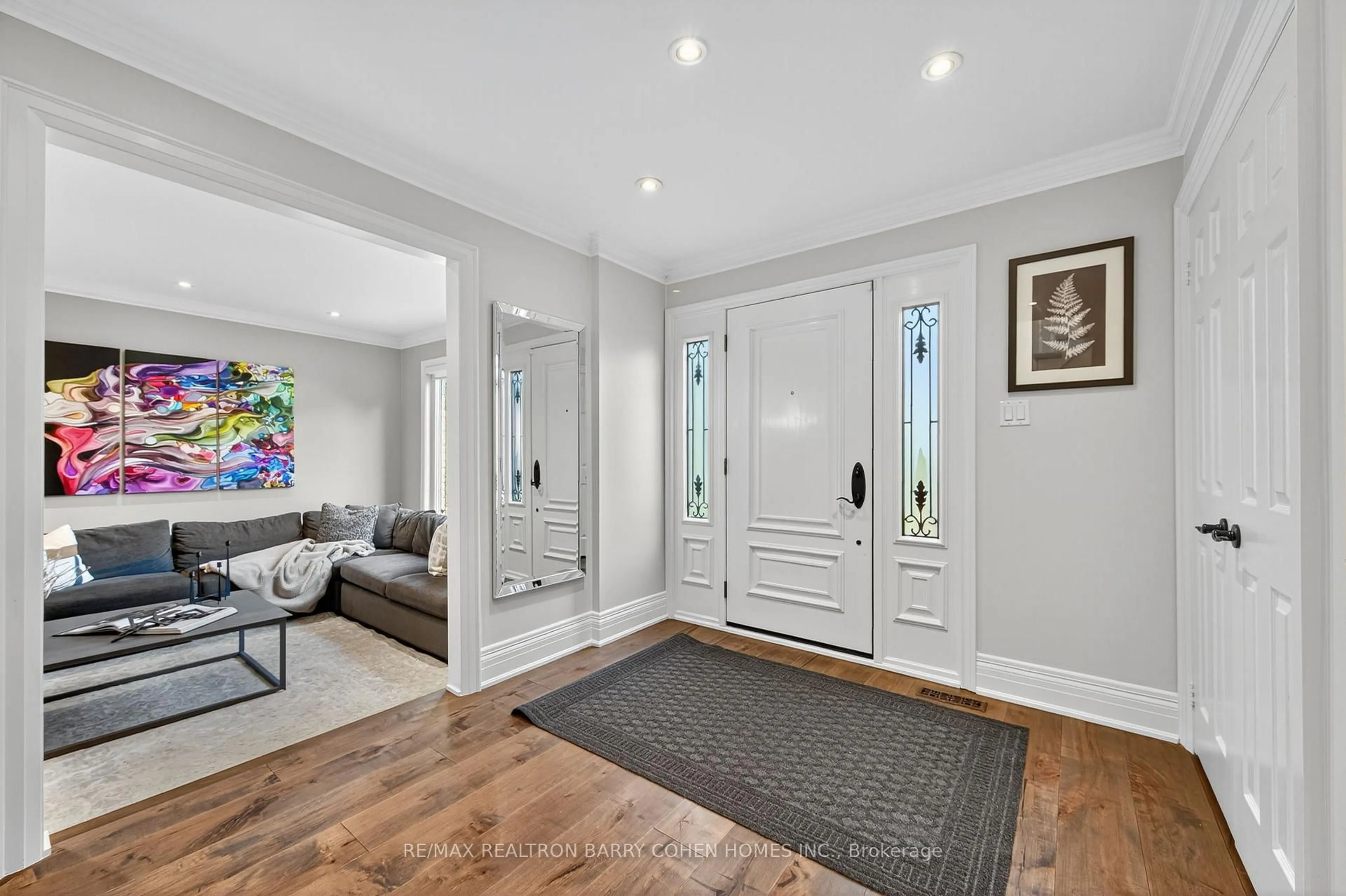 Indoor entryway for 18 Cranberry Lane, Aurora Ontario L4G 5Y1