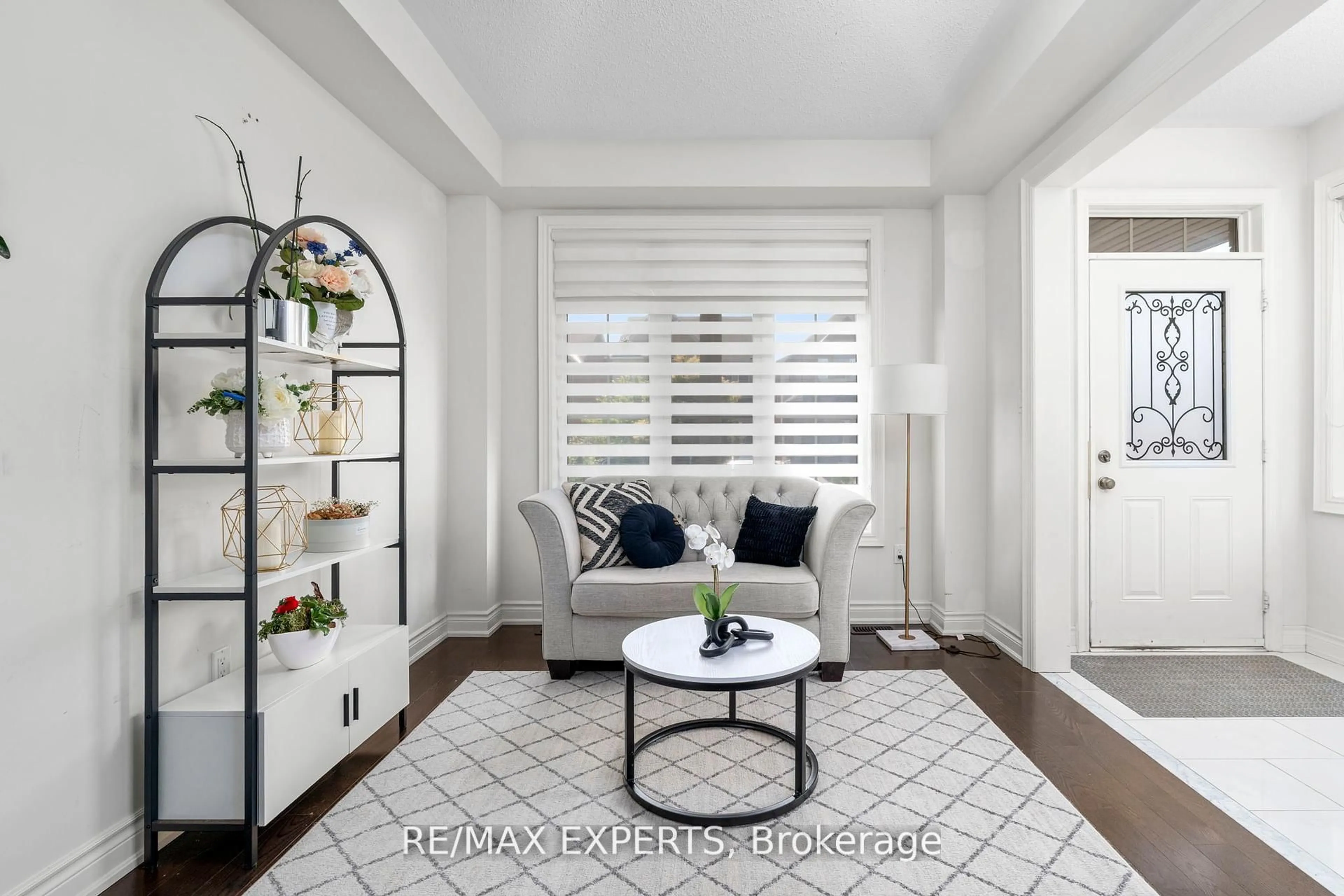 Indoor entryway for 72 Foshan Ave, Markham Ontario L6C 0P8