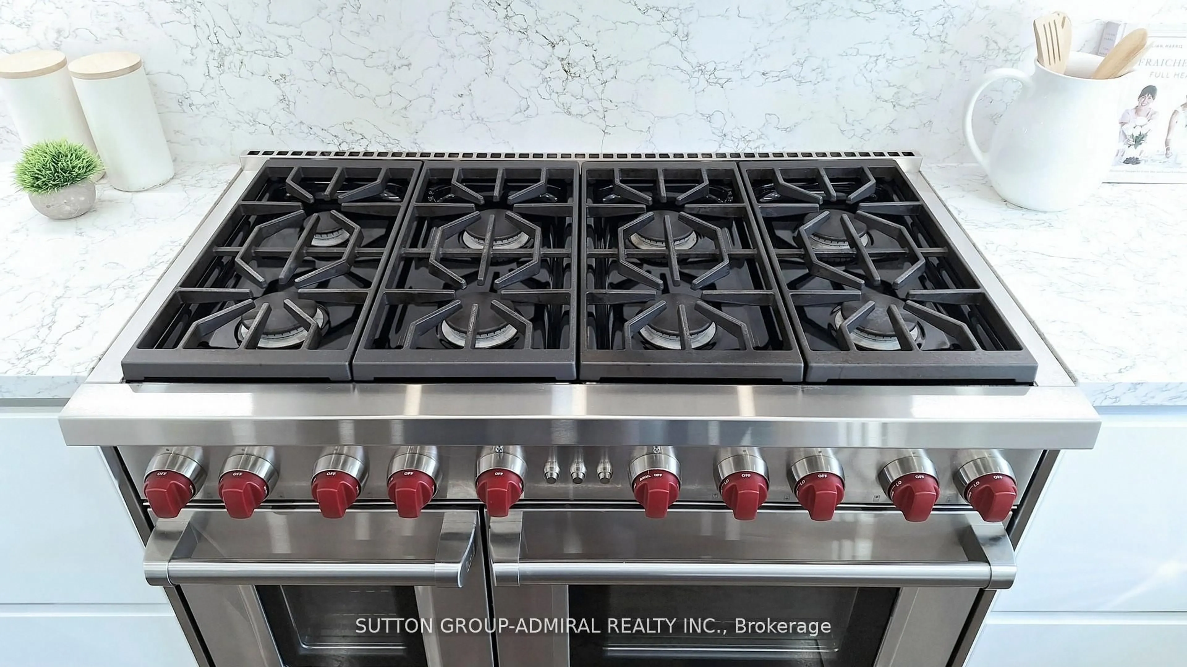 Standard kitchen, ceramic/tile floor for 122 Edmund Seager Dr, Vaughan Ontario L4J 4S7