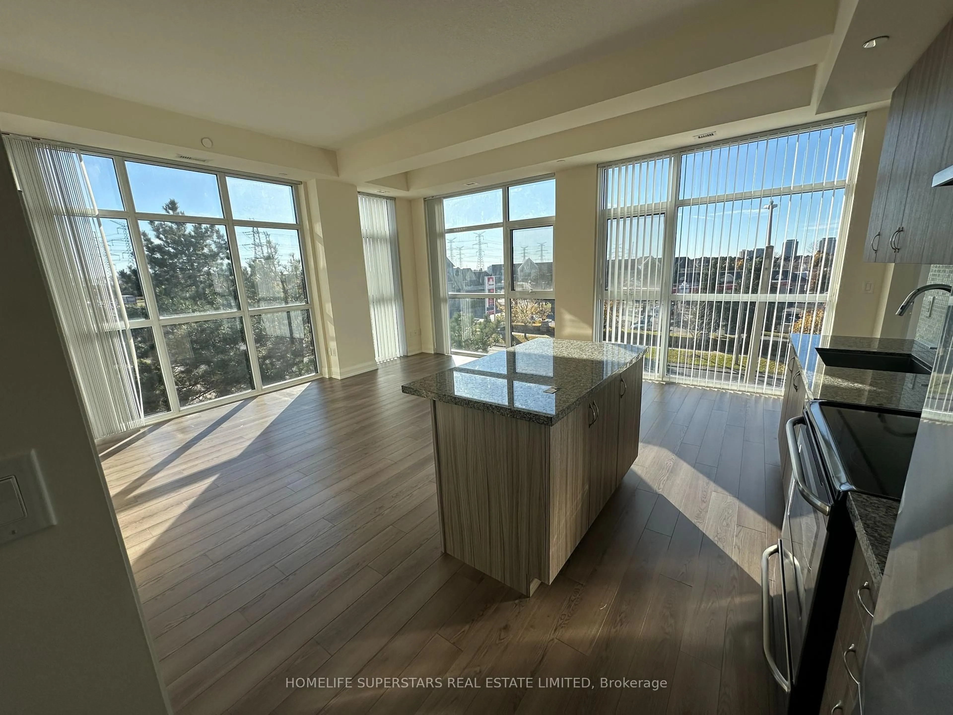 Open concept kitchen, unknown for 8763 Bayview Ave #309, Richmond Hill Ontario L4B 3V1