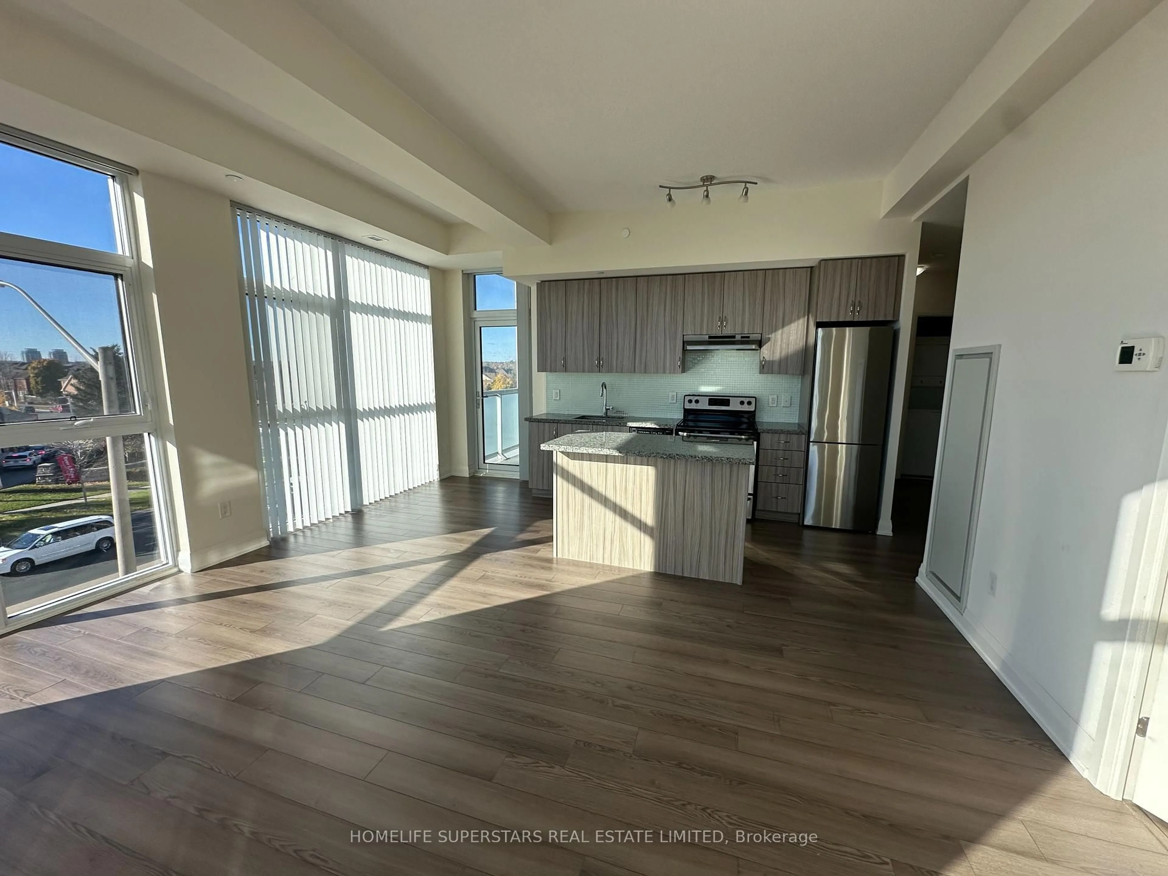 Open concept kitchen, unknown for 8763 Bayview Ave #309, Richmond Hill Ontario L4B 3V1