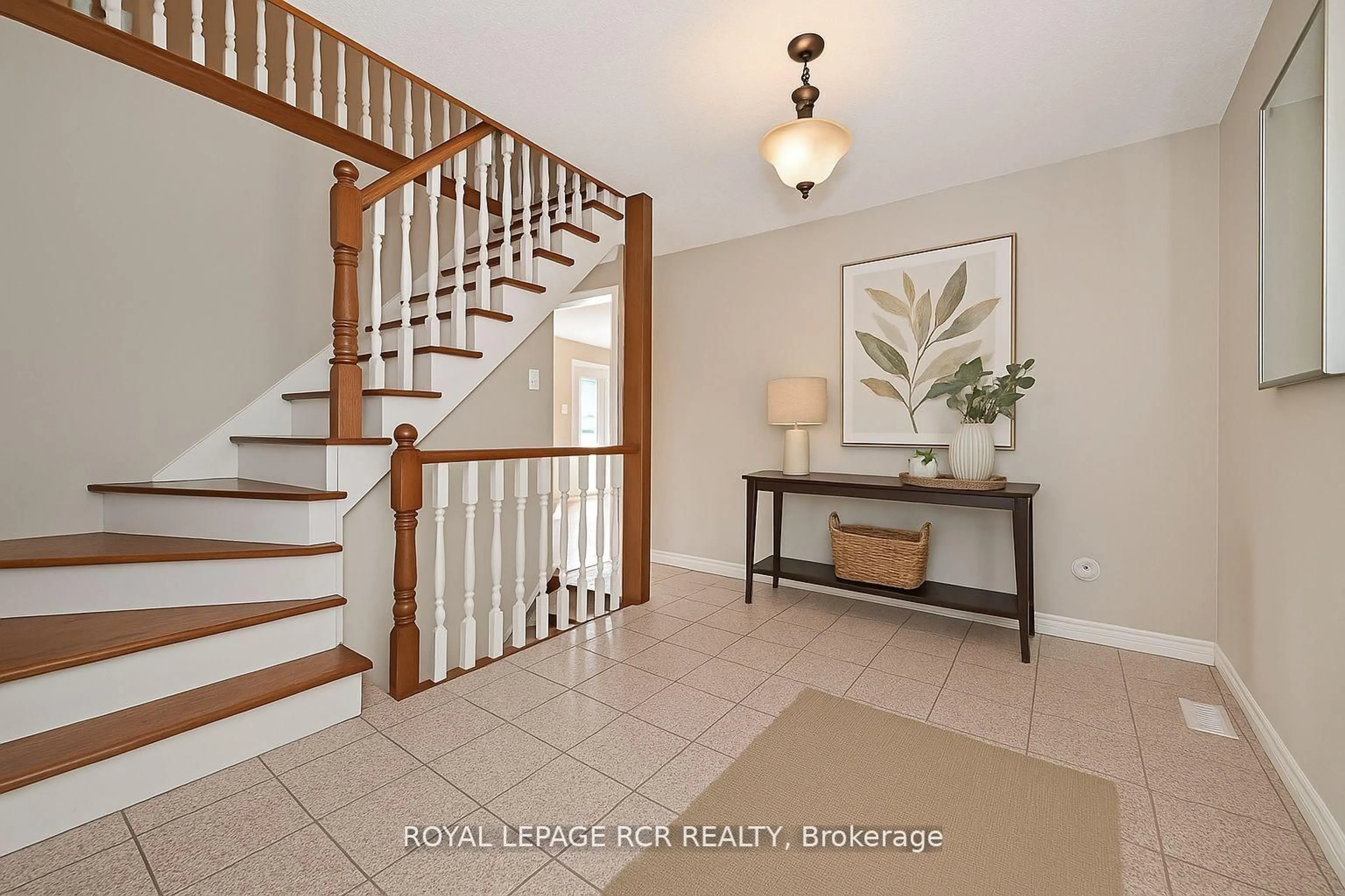 Indoor entryway for 6215 17th Sdrd, King Ontario L0G 1T0