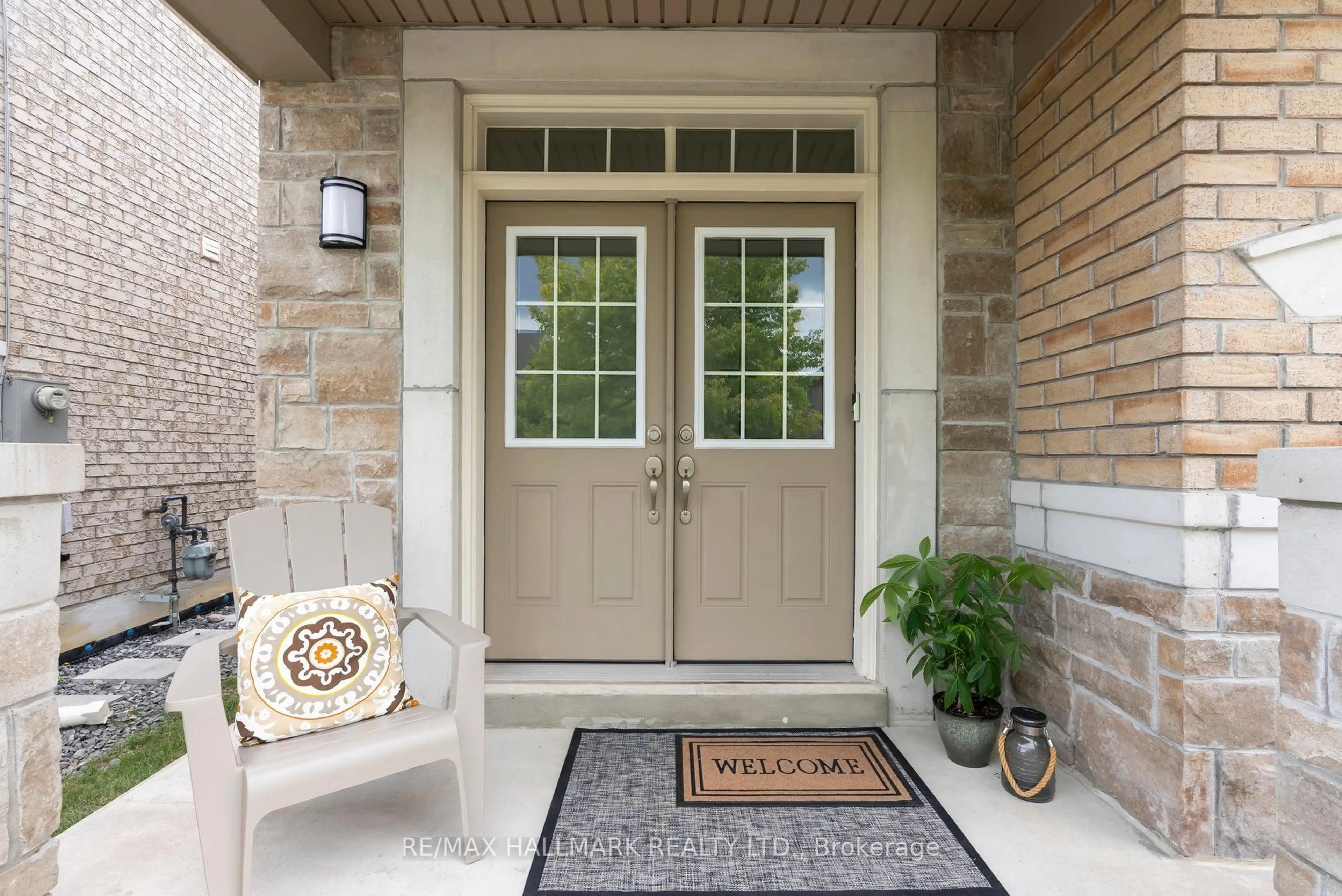 Indoor entryway for 73 Lauderdale Dr, Vaughan Ontario L6A 4G7