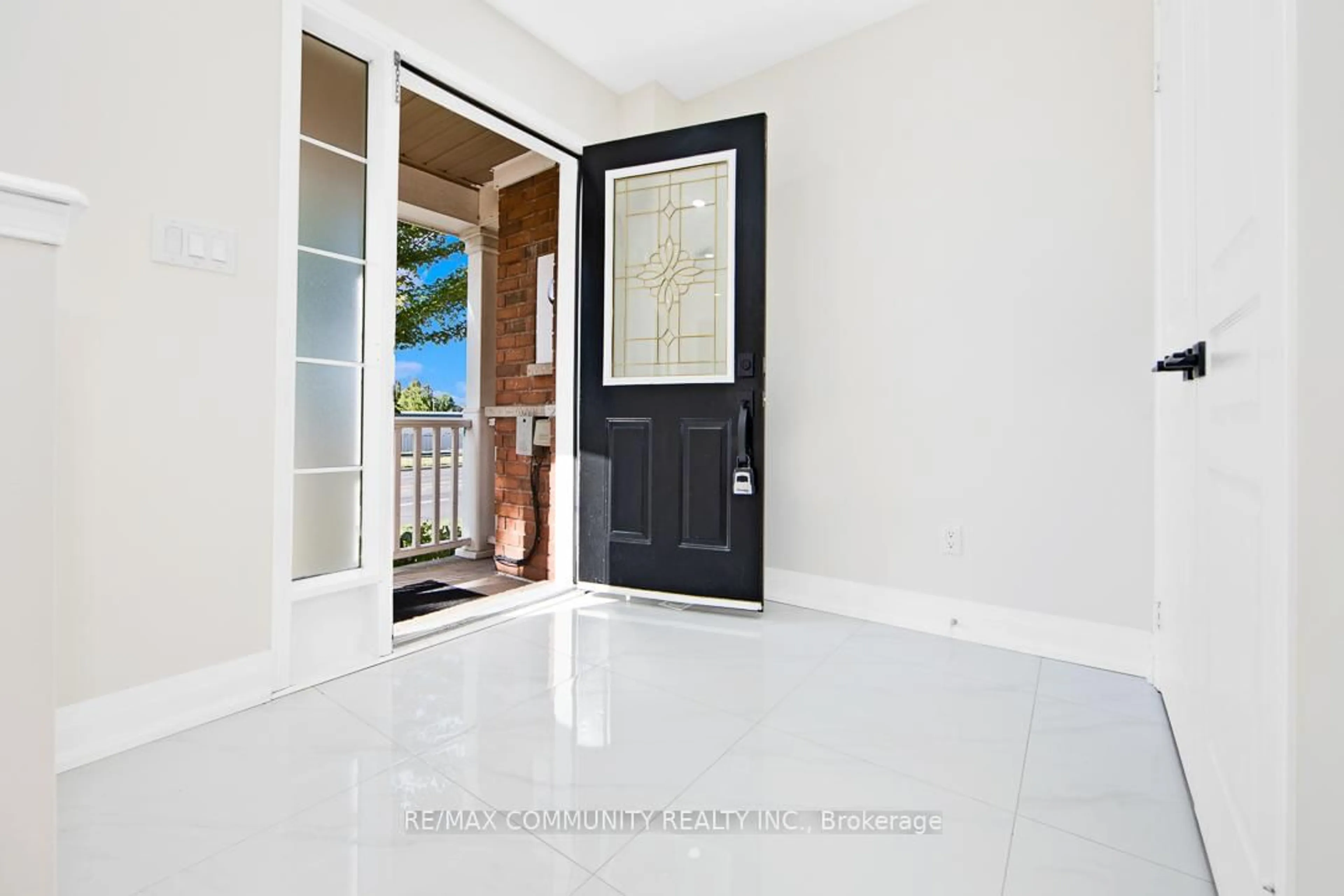 Indoor entryway for 2330 Bur Oak Ave, Markham Ontario L6E 1L7