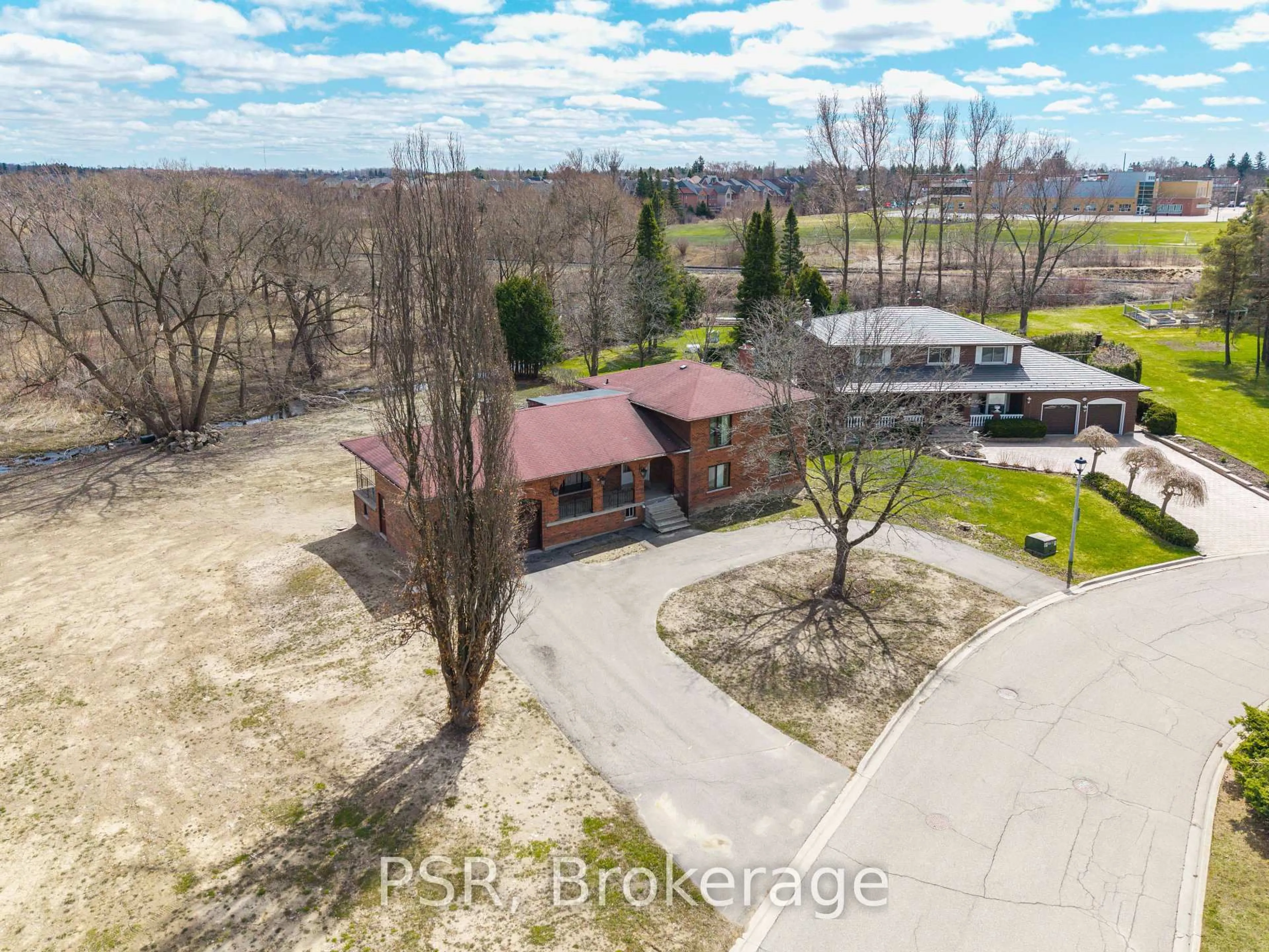 A pic from outside/outdoor area/front of a property/back of a property/a pic from drone, street for 155 Dennison St, King Ontario L7B 1B8