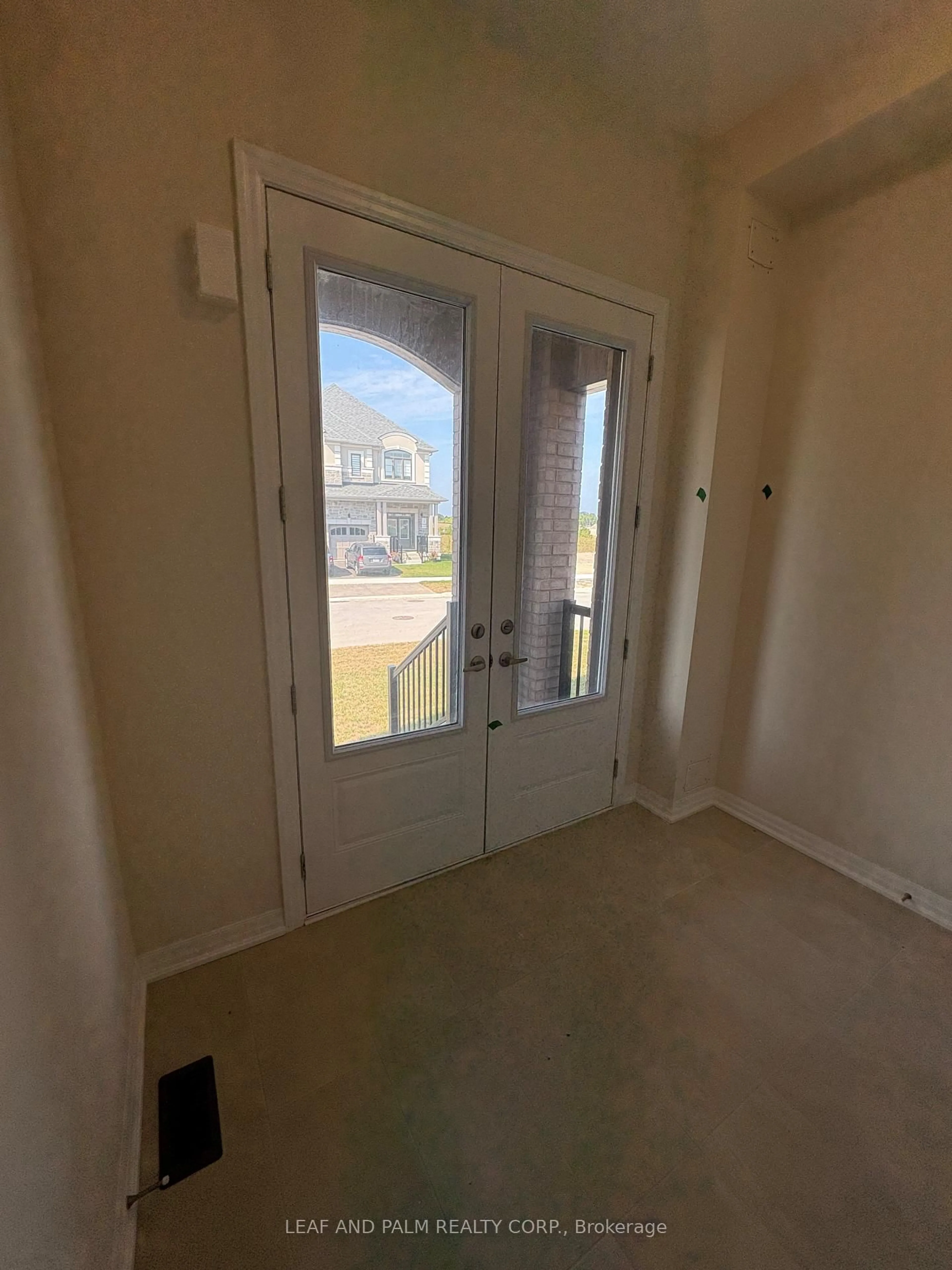 Indoor entryway for 42 Donald Ingram Cres, Georgina Ontario L4P 0S3
