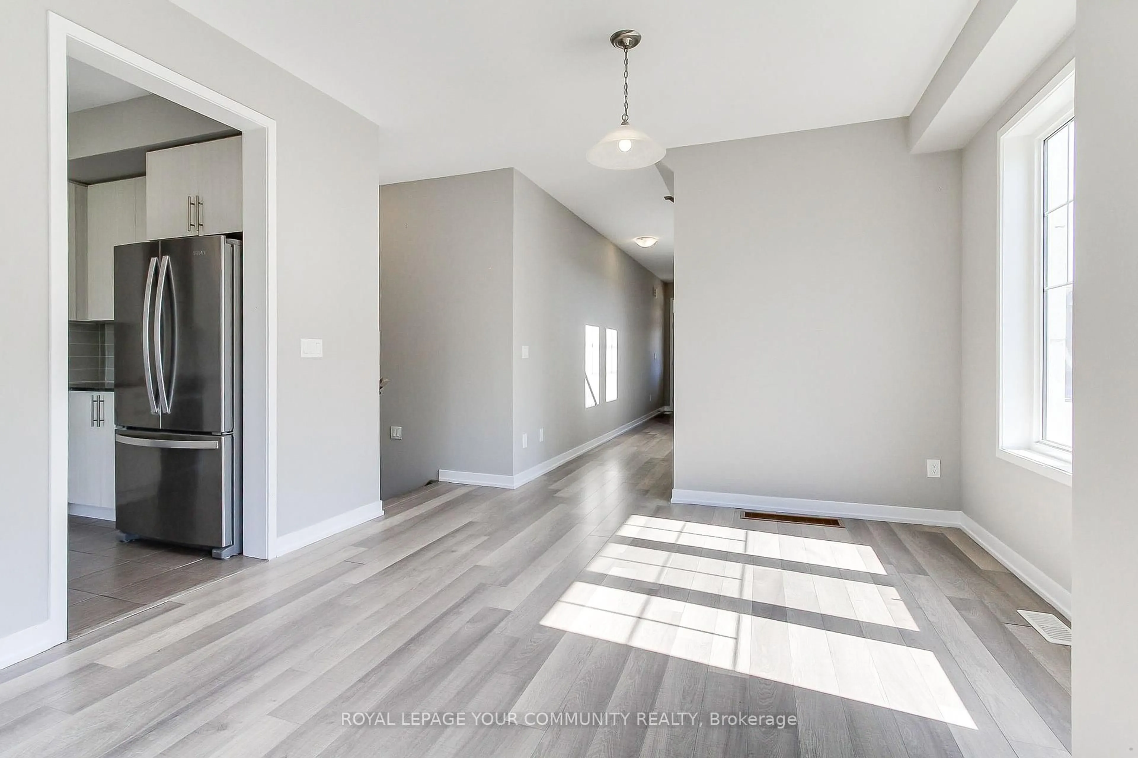 Indoor entryway for 230 Bennett St, Newmarket Ontario L3X 0M1