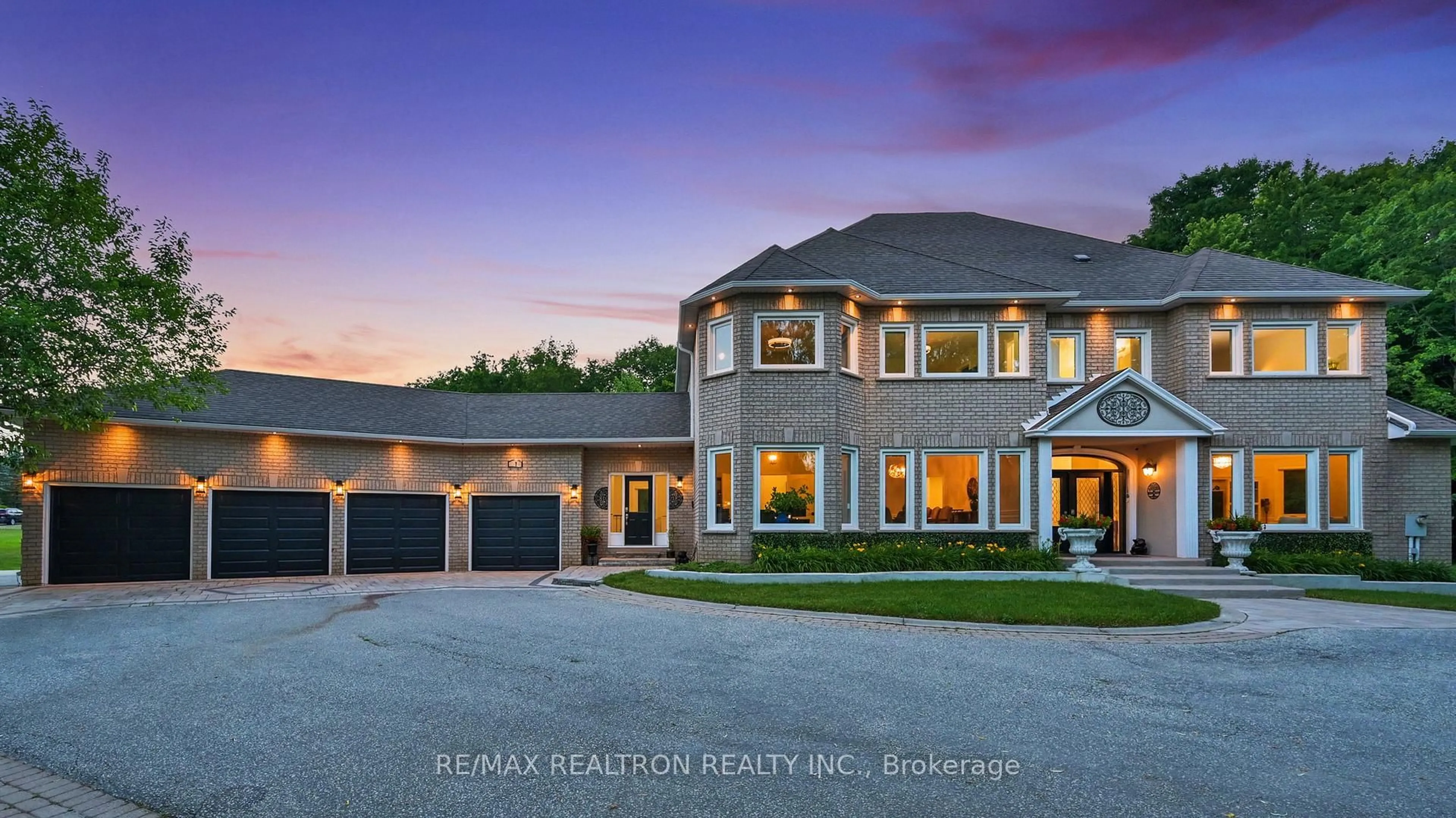 Home with brick exterior material, unknown for 37 Offord Cres, Aurora Ontario L4G 0K5