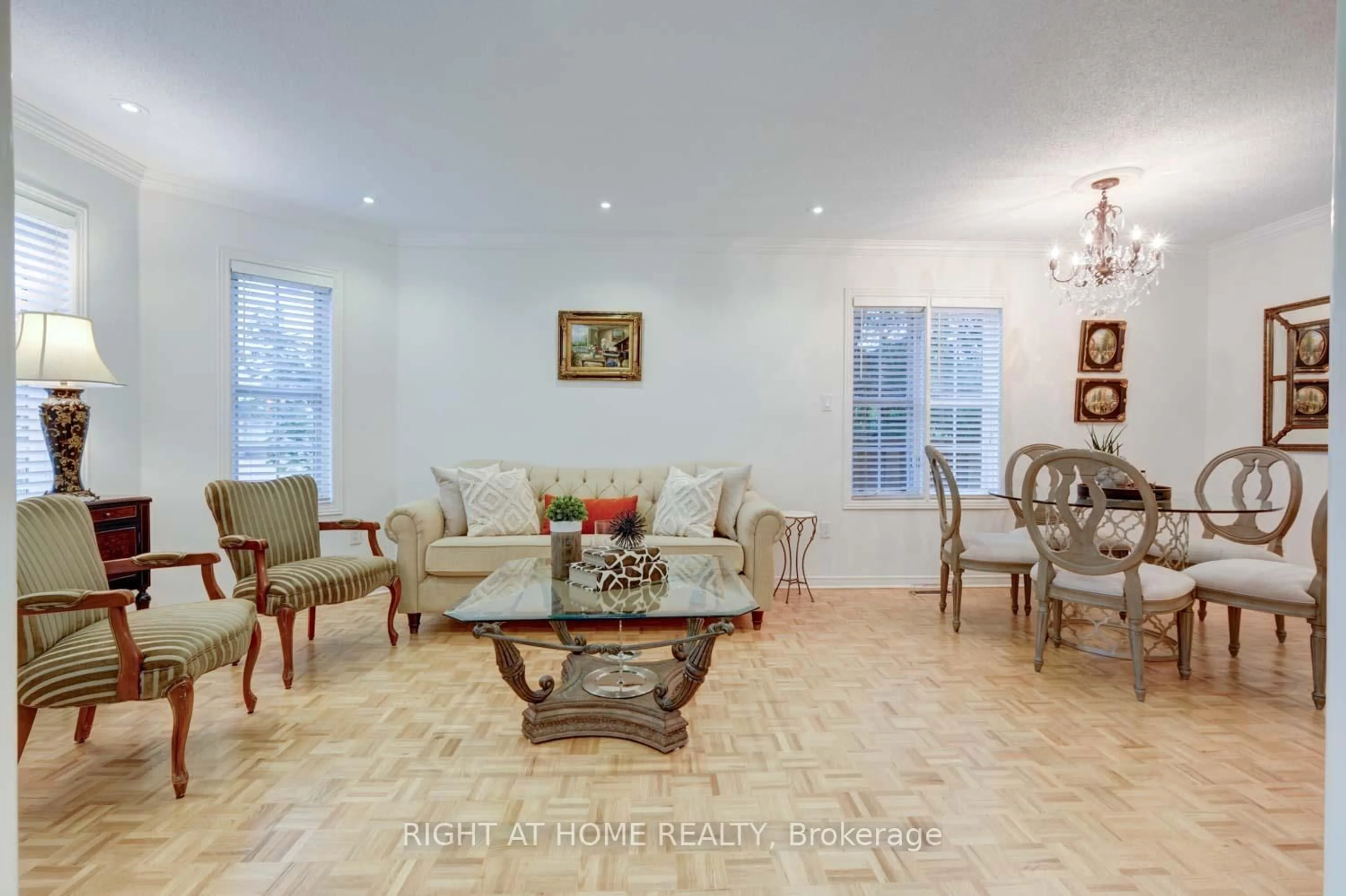 Living room with furniture, unknown for 8963 Yonge St, Richmond Hill Ontario L4C 0L5
