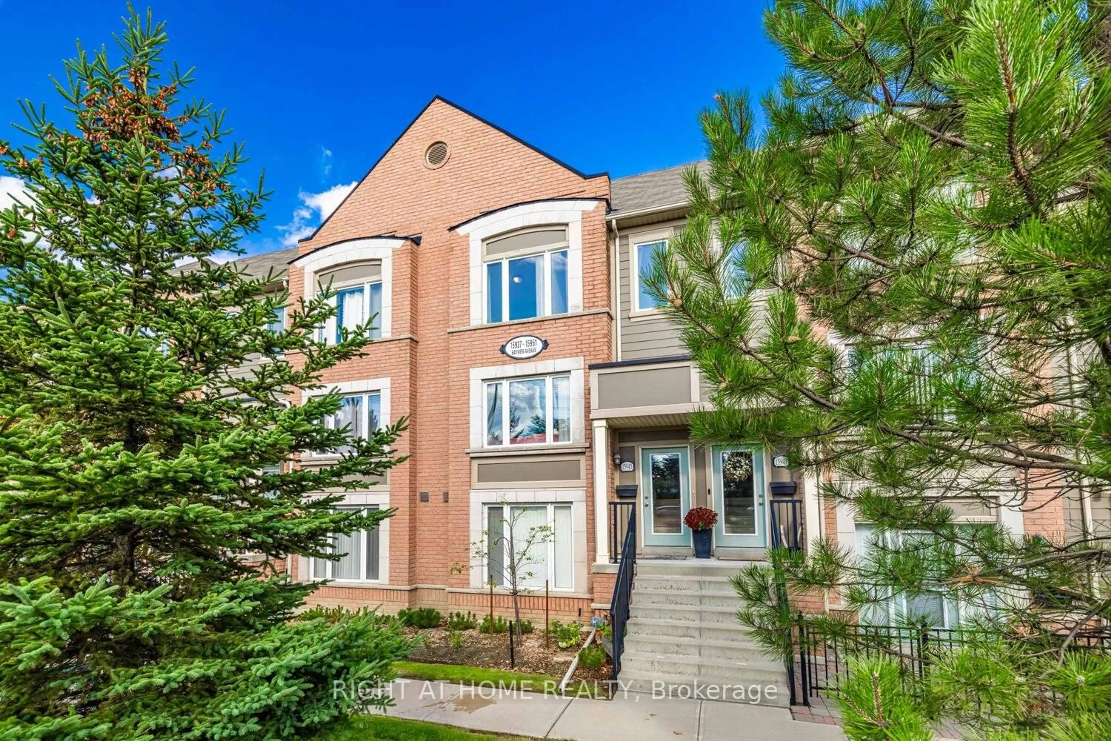 Home with brick exterior material, unknown for 15943 Bayview Ave #9, Aurora Ontario L4G 0S3