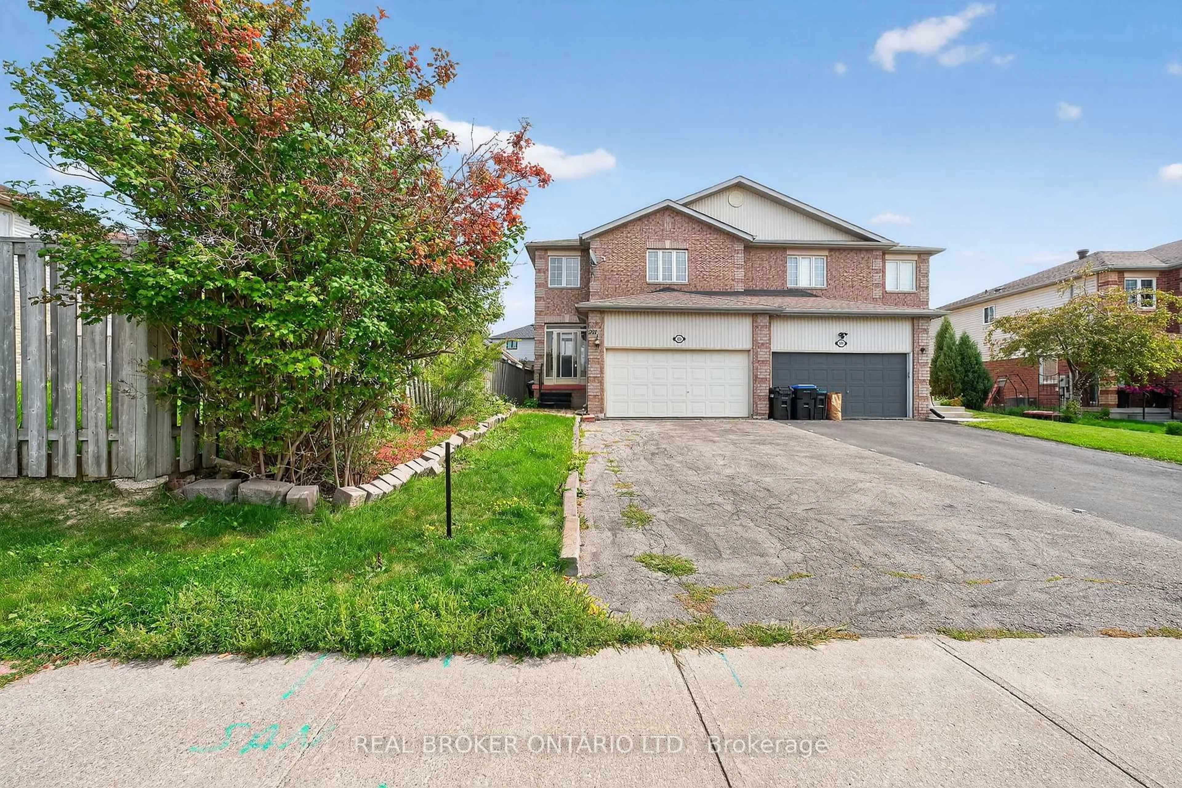 A pic from outside/outdoor area/front of a property/back of a property/a pic from drone, street for 201 Professor Day Dr, Bradford West Gwillimbury Ontario L3Z 2Z1