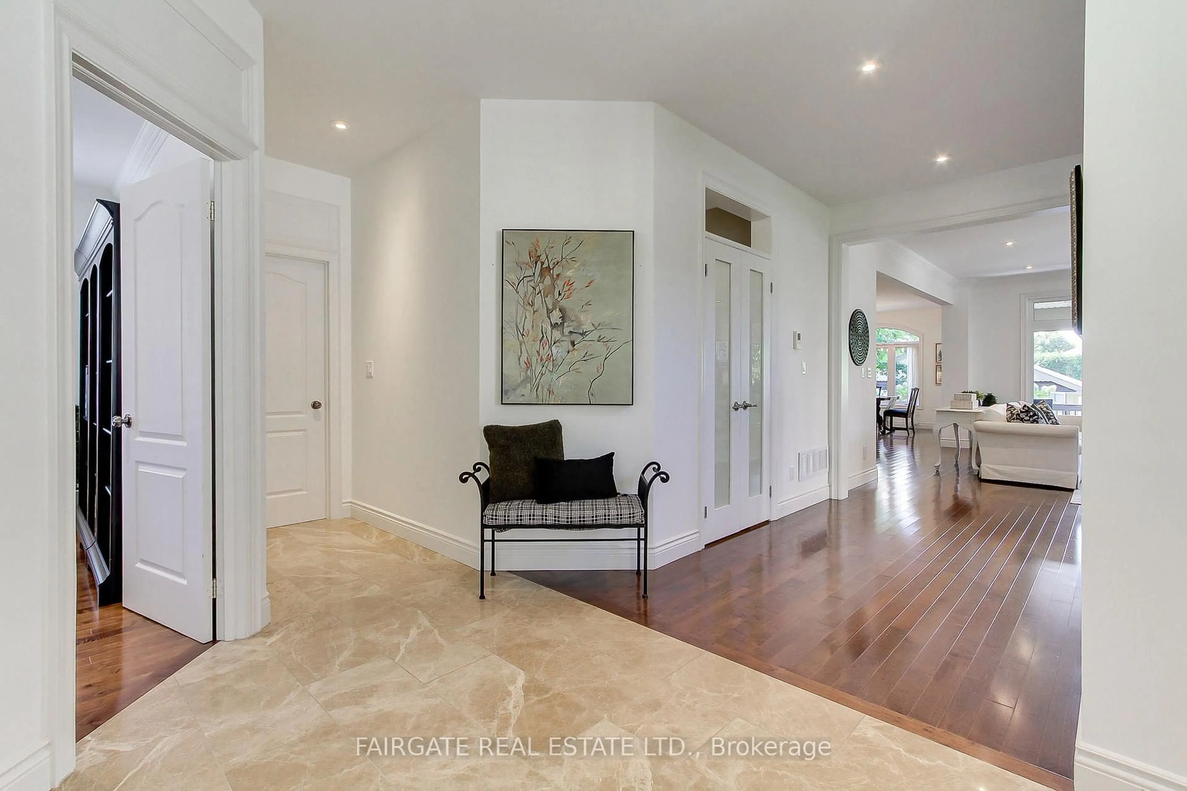 Indoor entryway for 134 Church St, Whitchurch-Stouffville Ontario L4A 4T8