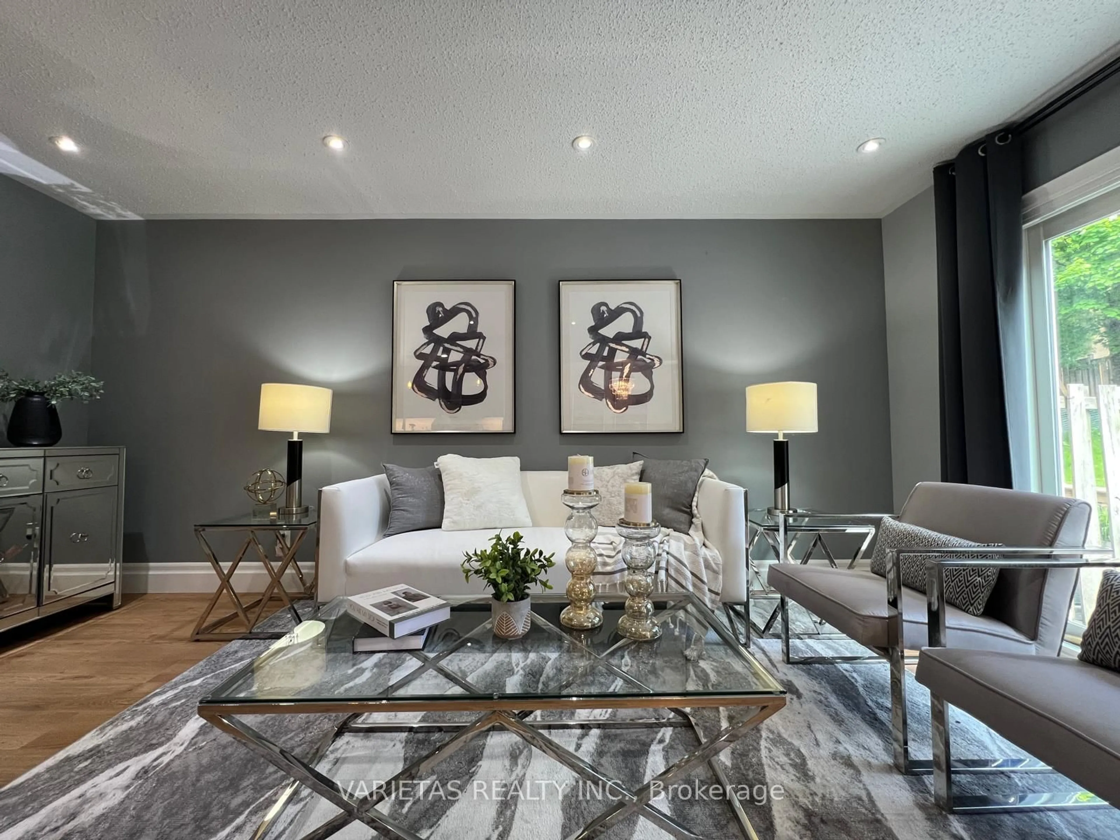 Living room with furniture, unknown for 17 Old Wellington St, Markham Ontario L3P 5E3