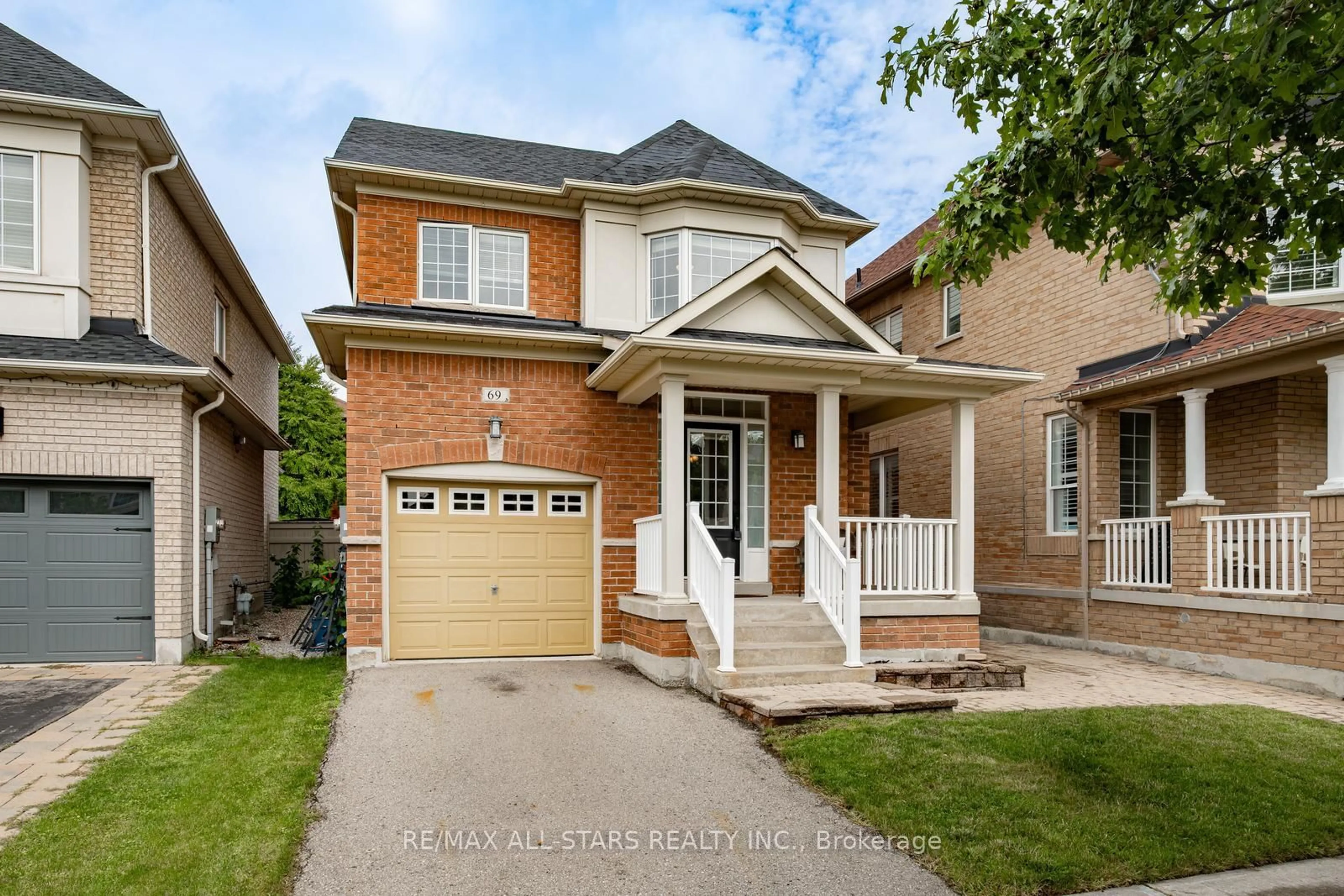 Home with brick exterior material, street for 69 Mantle Ave, Whitchurch-Stouffville Ontario L4A 0M8