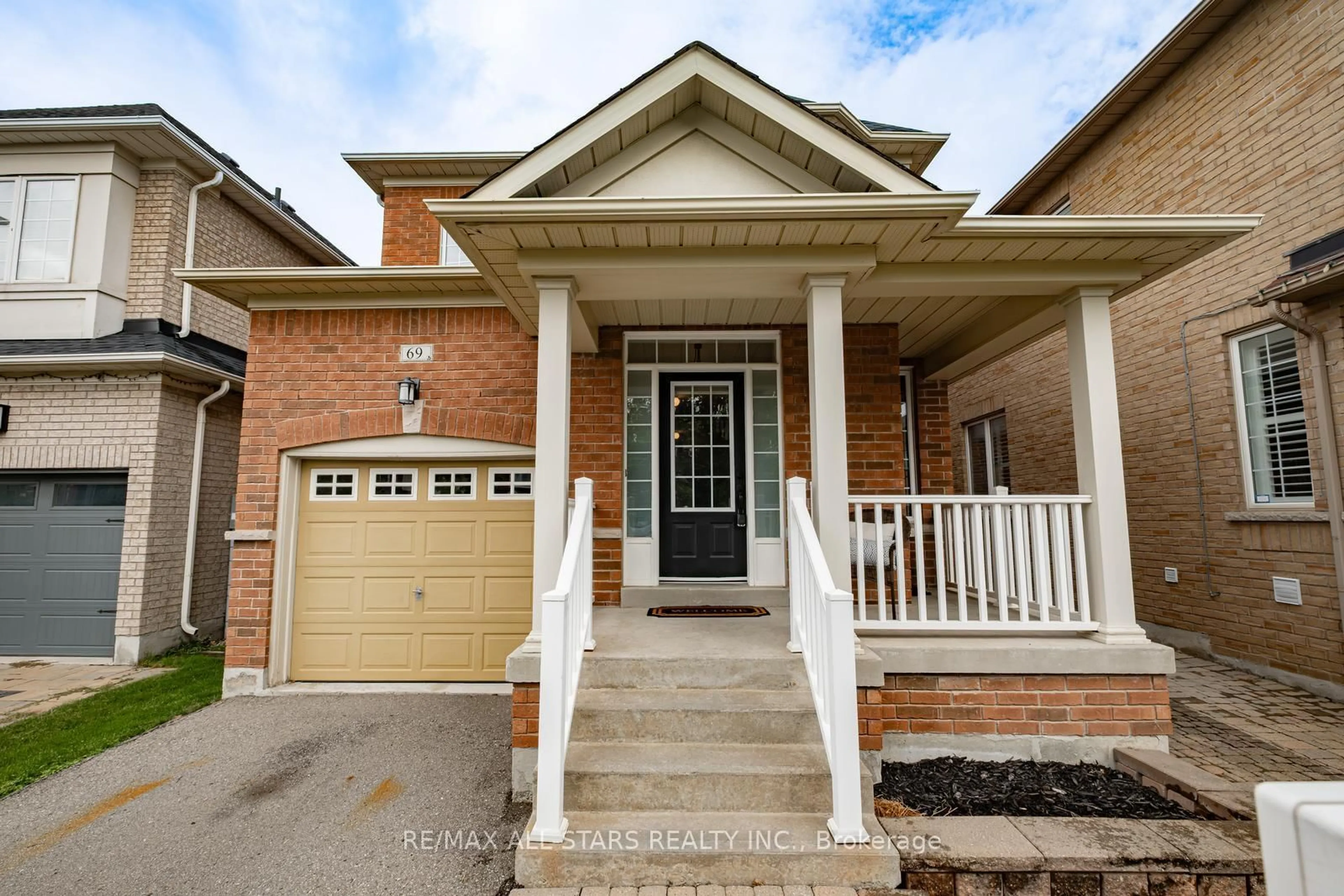 Home with brick exterior material, street for 69 Mantle Ave, Whitchurch-Stouffville Ontario L4A 0M8